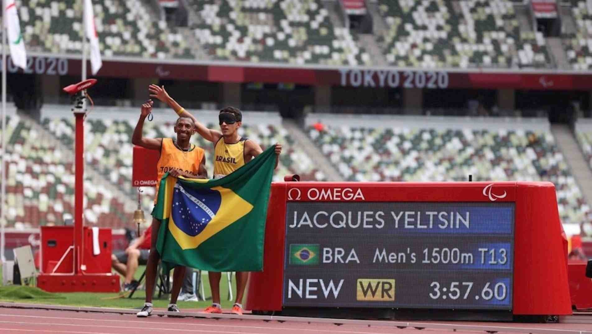 Yeltsin Jacques venceu os 1.500m (classe T11) e quebrou o recorde mundial
