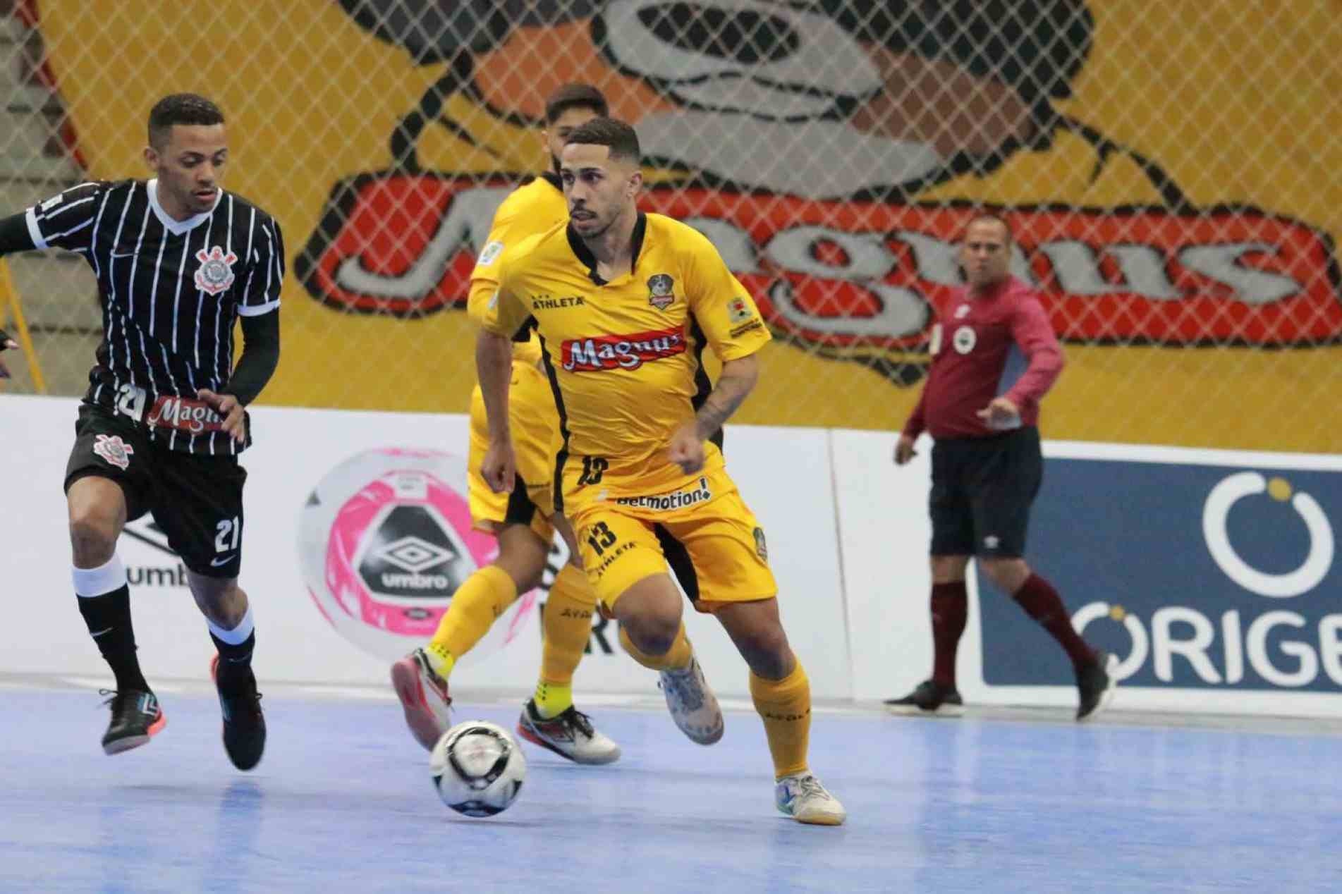 Times são rivais ferrenhos no futsal brasileiro.