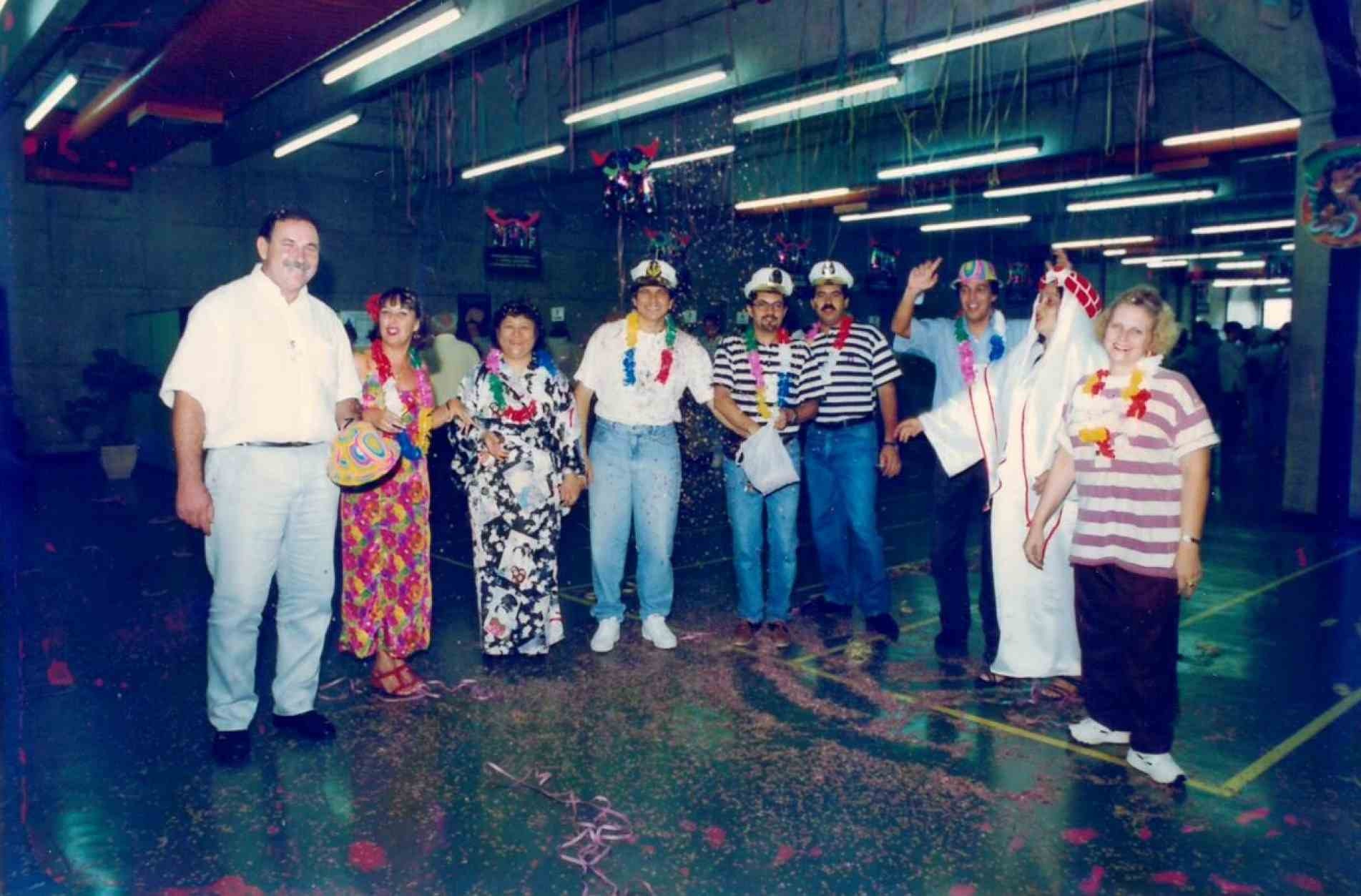 Carnaval na agência no ano de 1998.