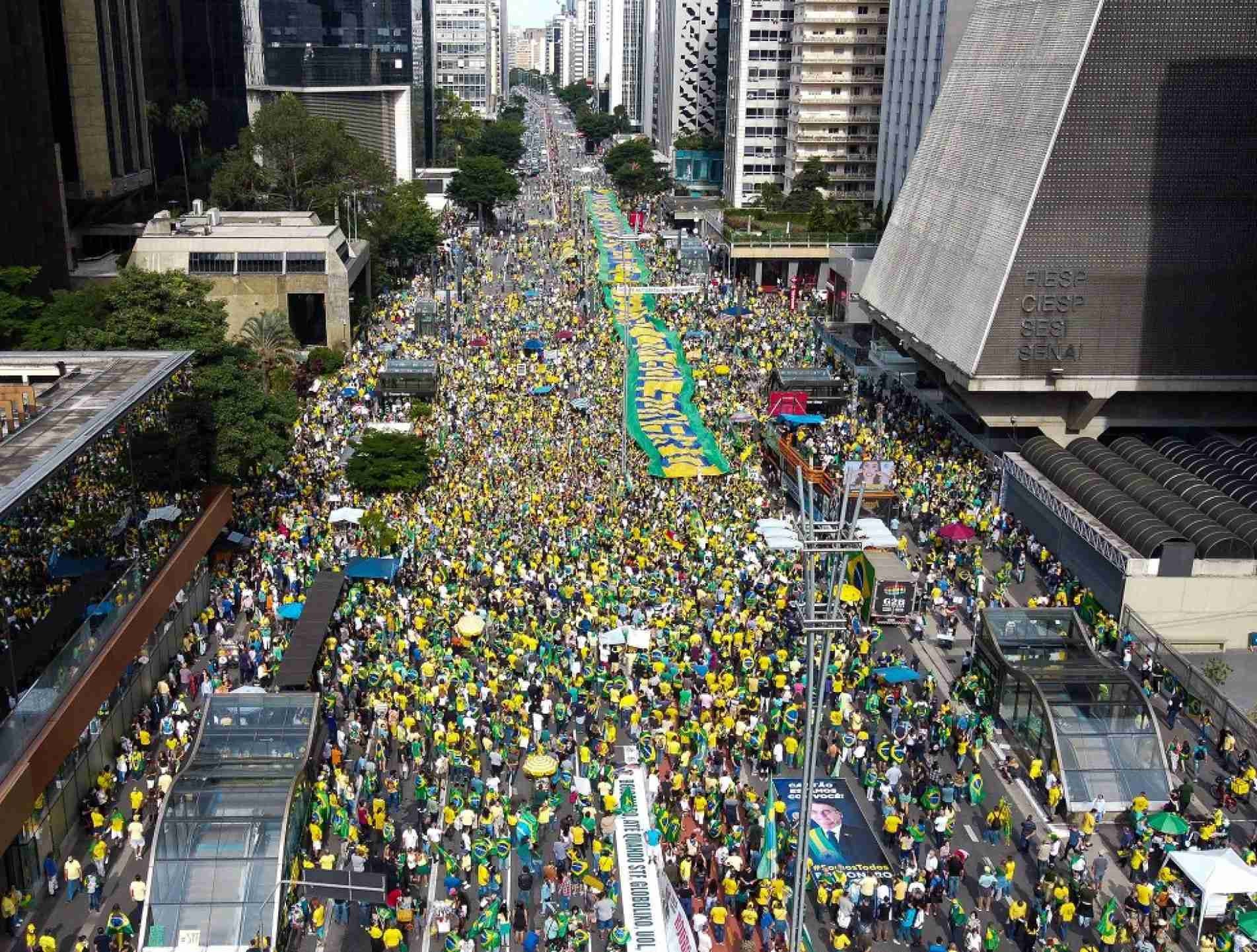 Vista aérea dos apoiadores do Presidente Jair Bolsonaro realizam manifestação na Avenida Paulista, no último dia 1° de maio, na cidade de São Paulo.
