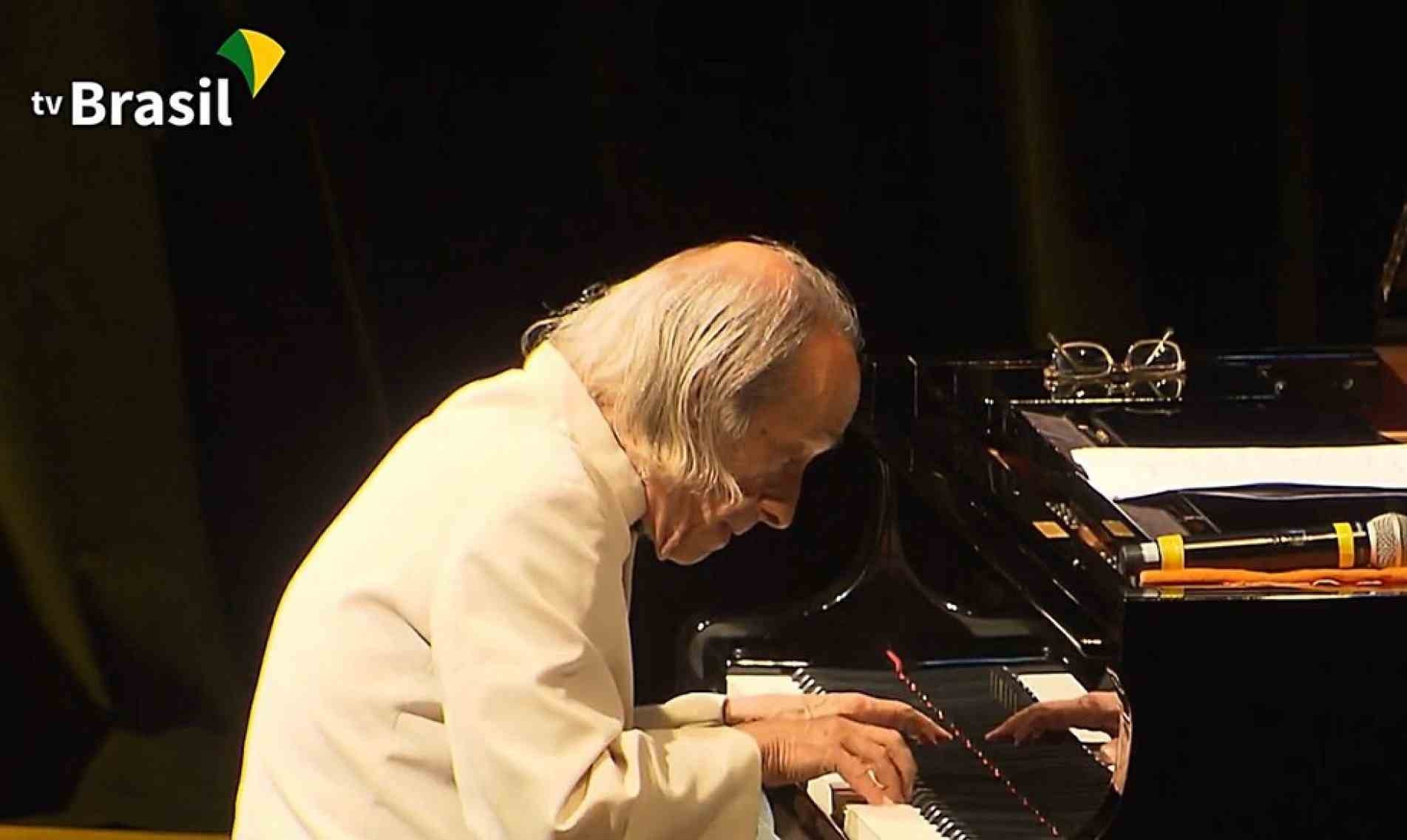 Pianista João Carlos Assis Brasil morre aos 76 anos.