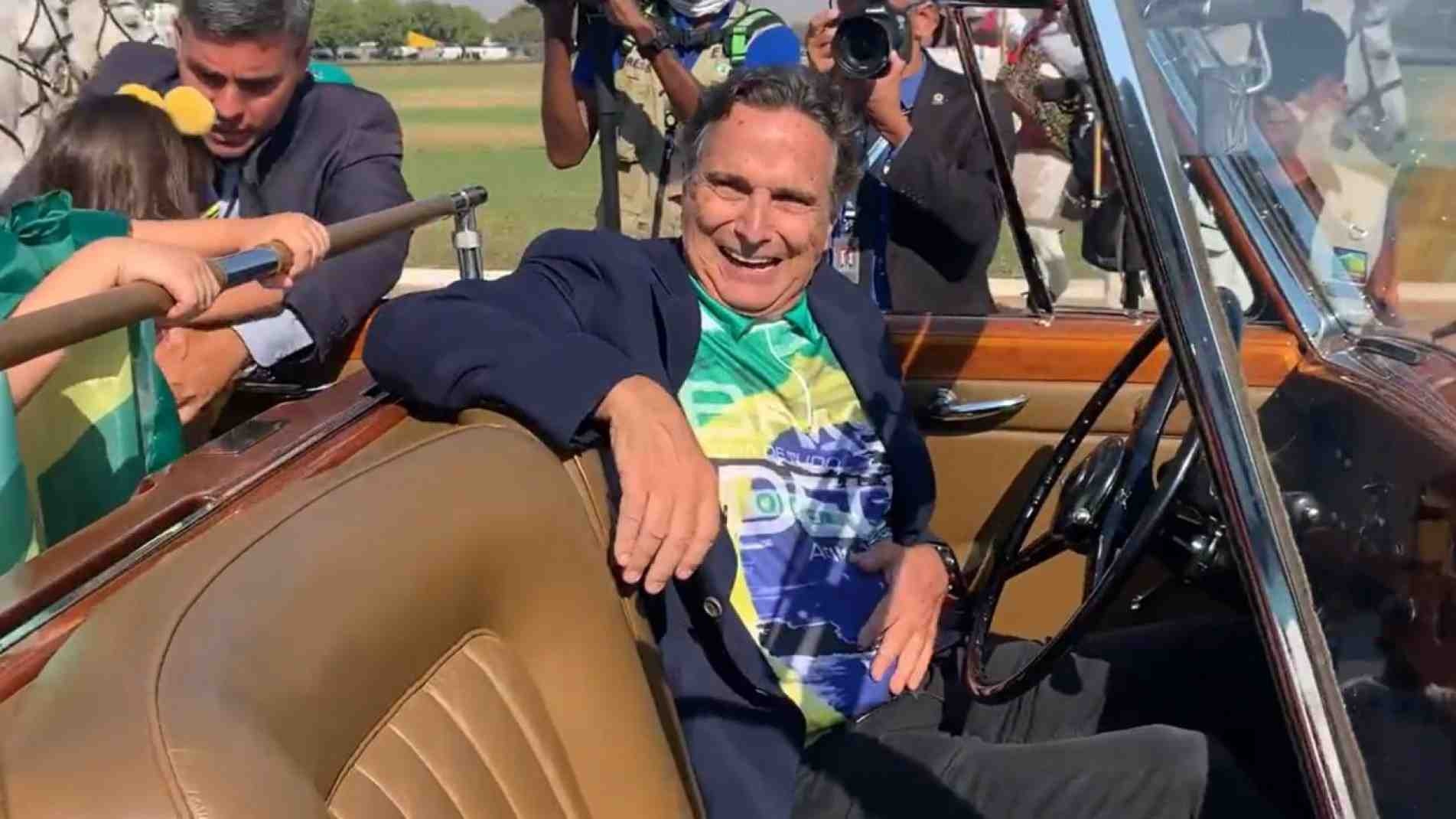 Ex-piloto Nelson Piquet foi o 'motorista' do presidente Jair Bolsonaro no Rolls-Royce presidencial