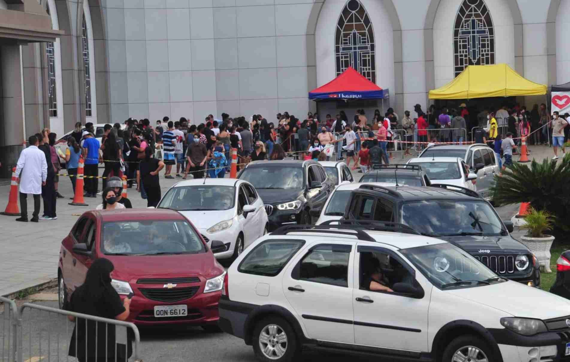Igreja Evangélica, no Centro de Sorocaba, também registrou filas e aglomeração