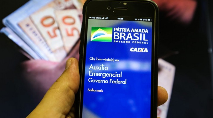 Benefici&aacute;rios do aux&iacute;lio emergencial nascidos em julho j&aacute; podem sacar e transferir o dinheiro para uma conta-corrente