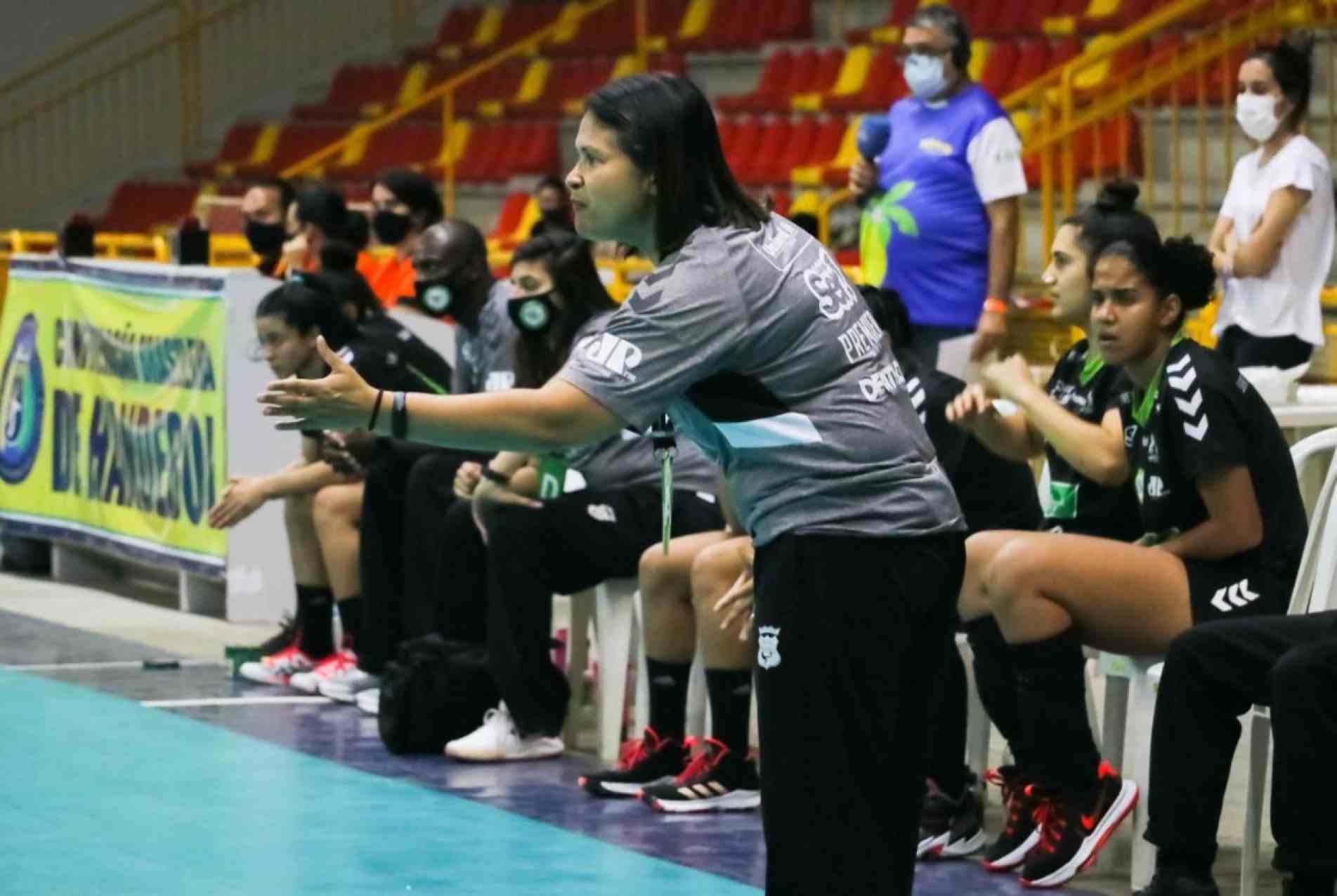 Técnica Aline Pará.