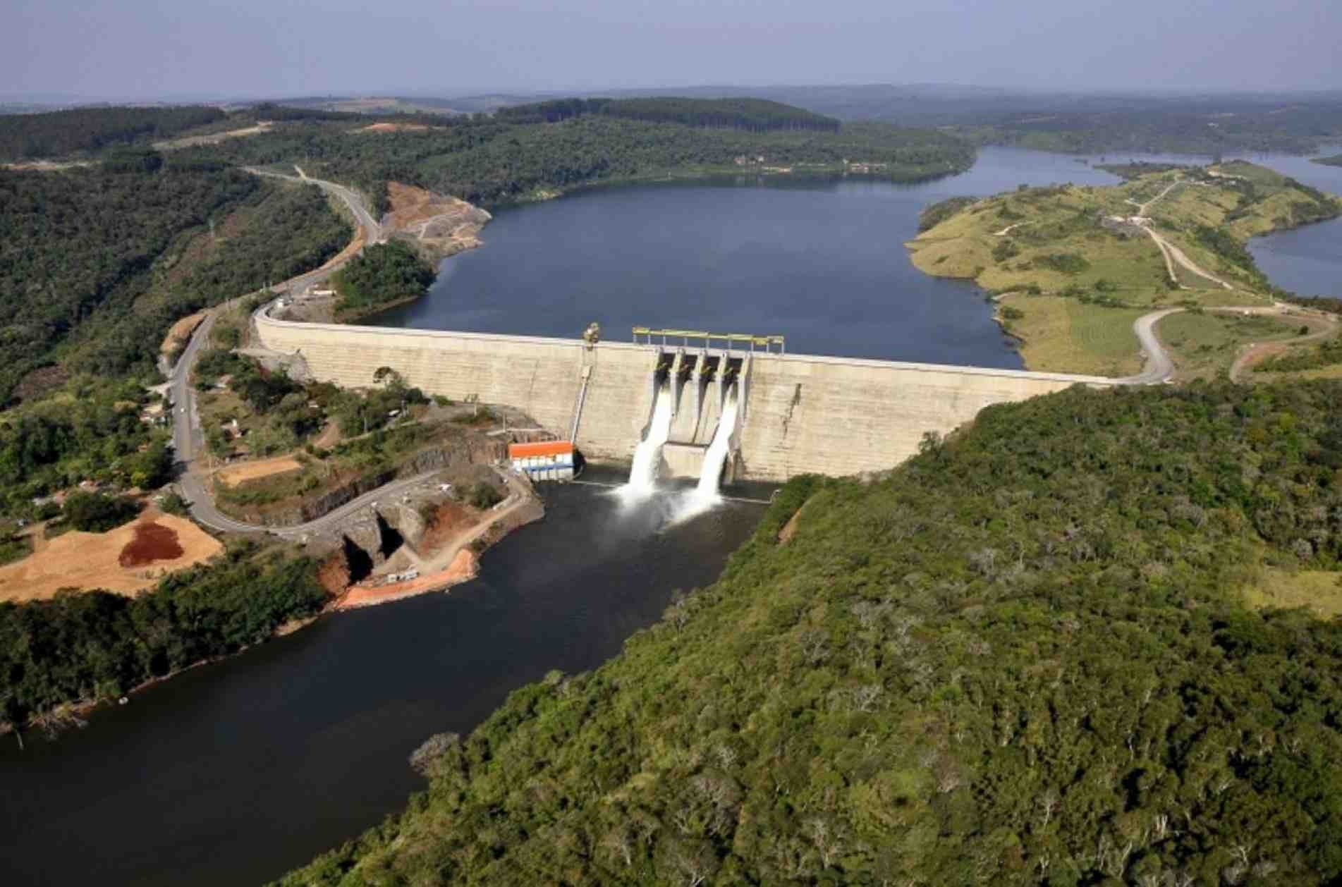 Baixos níveis colocam em risco o funcionamento de hidrelétricas.