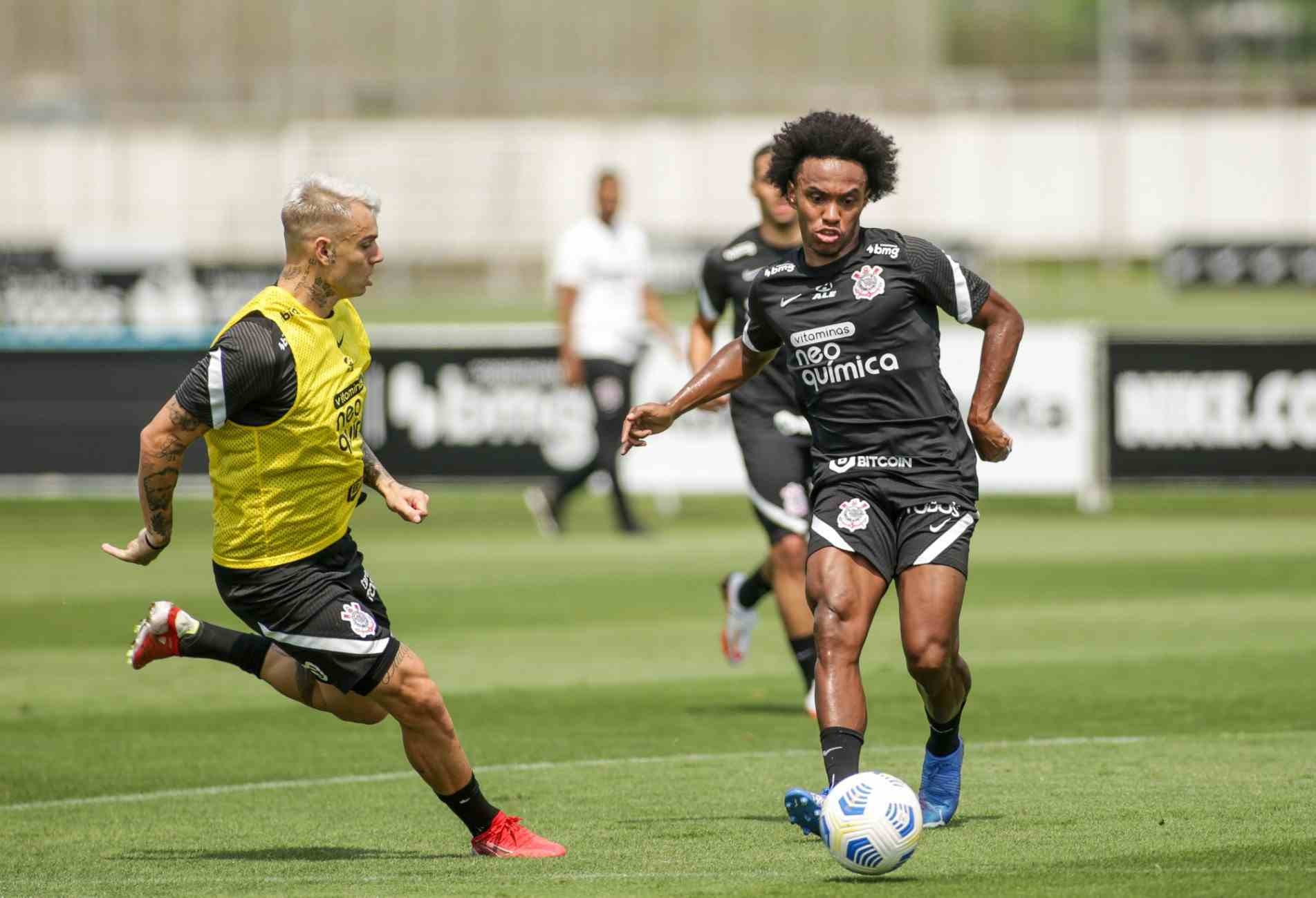 Elenco alvinegro ensaiou marcação e transições ofensivas durante a semana.
