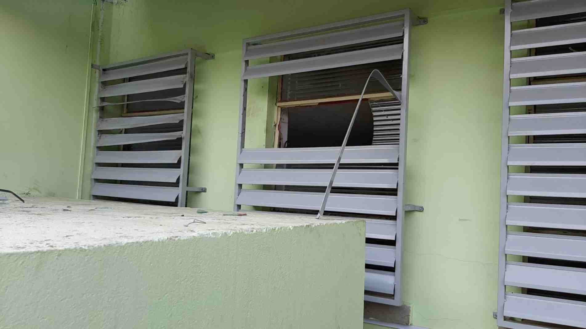 Janelas foram danificadas na UBS Vila Garcia, em Votorantim