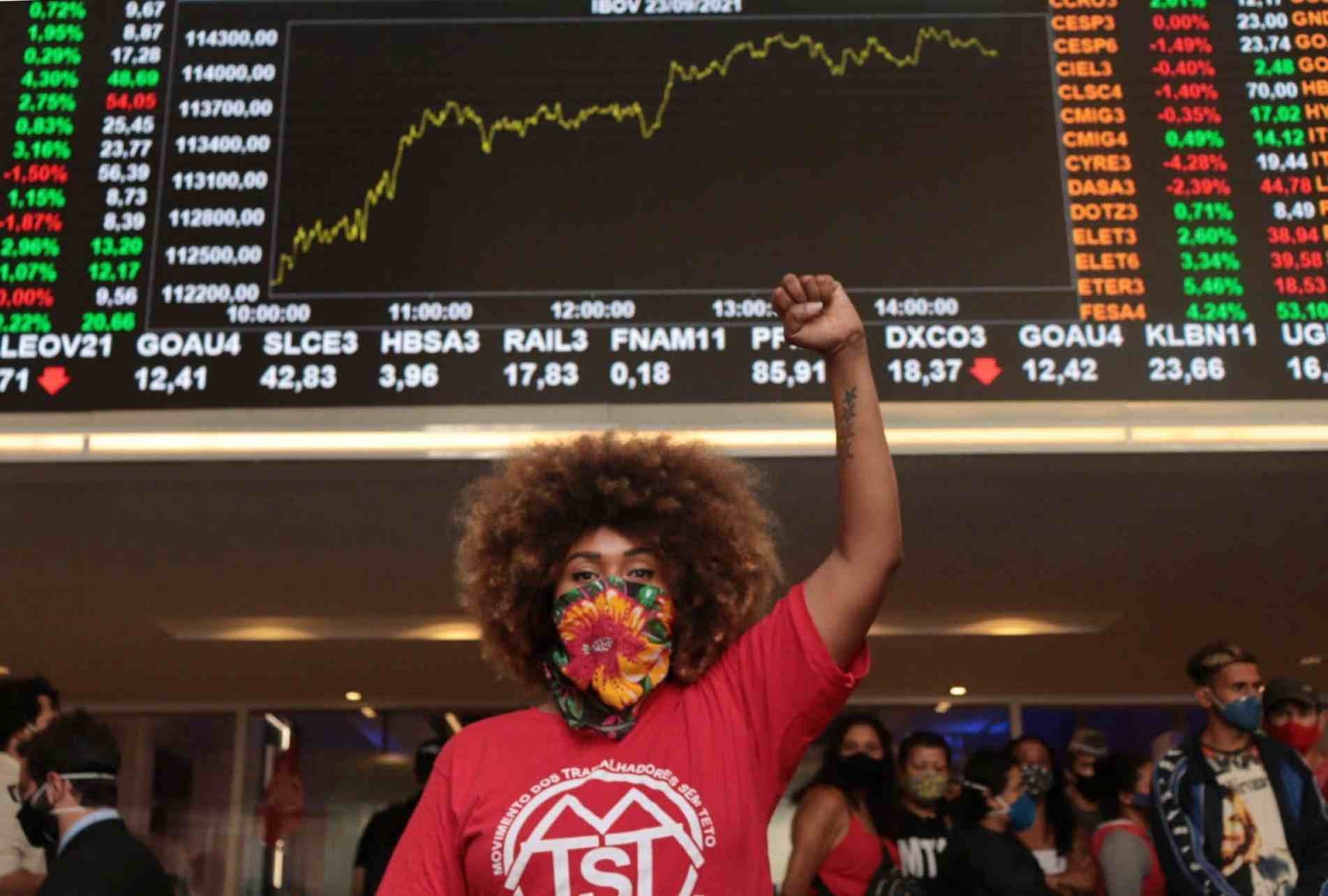 Grupo protestou contra a fome, inflação e desigualdade.