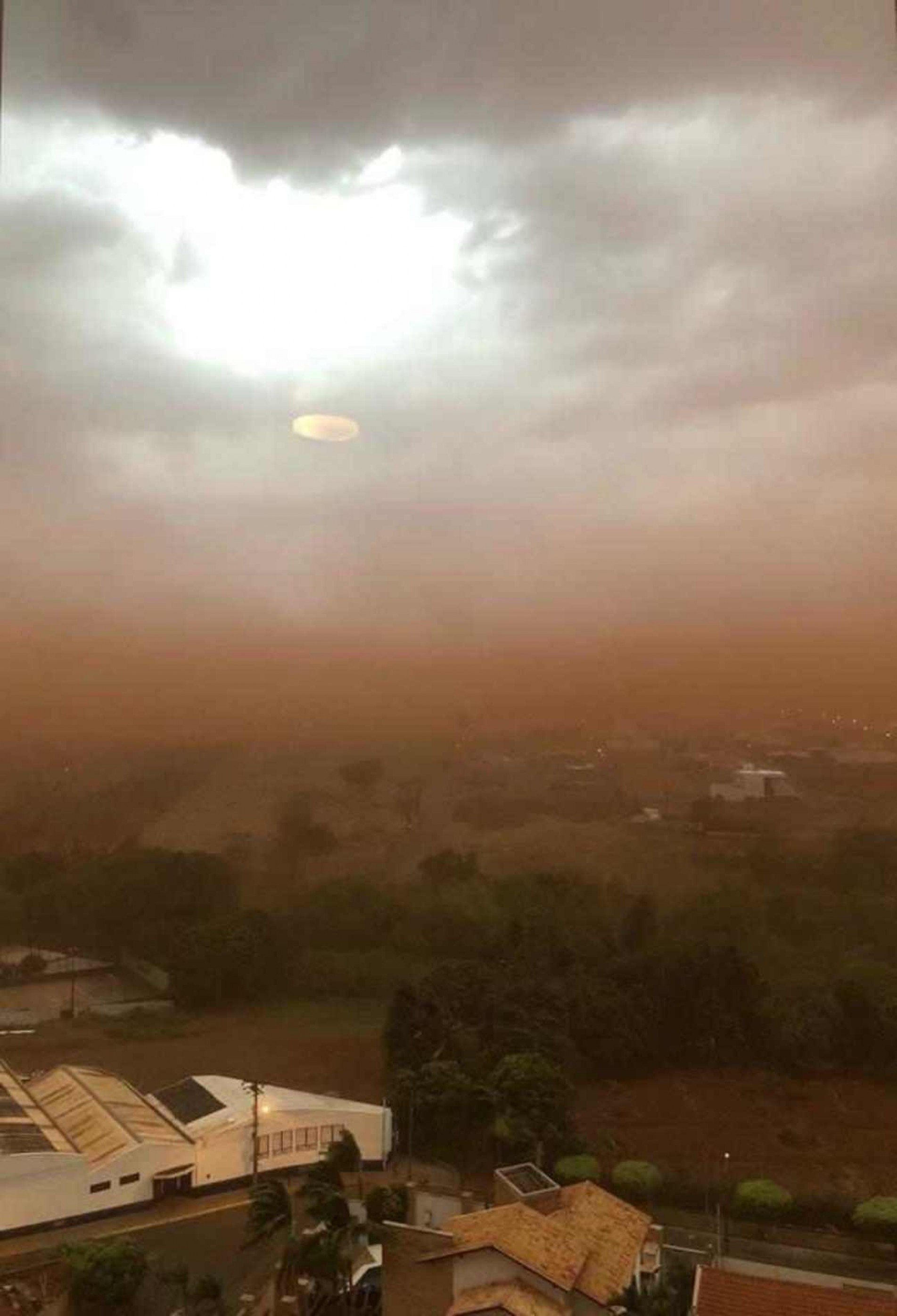 A tempestade de areia atingiu cidades do interior do Estado