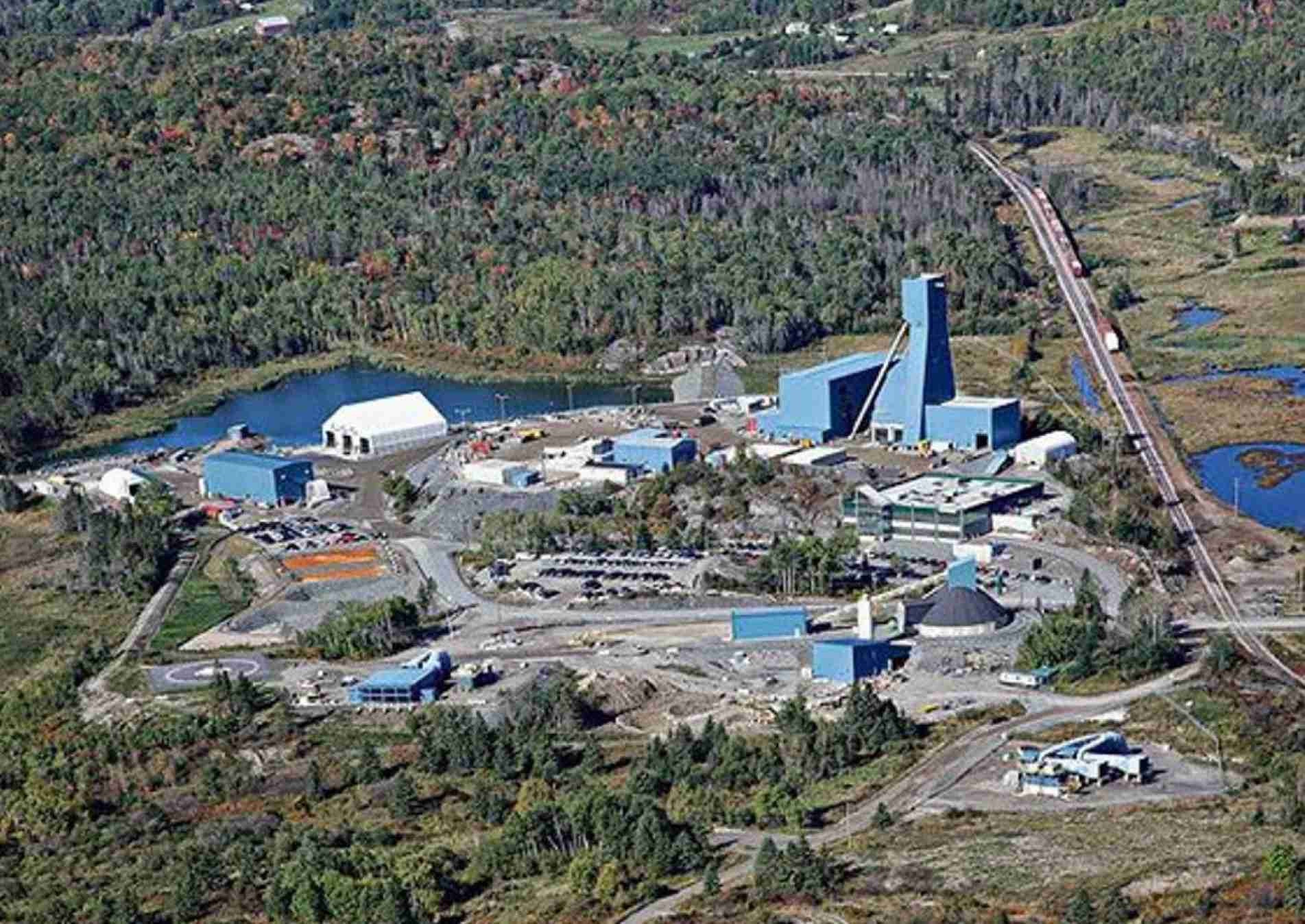 A mina Totten fica na cidade de Sudbury, em Ontário.