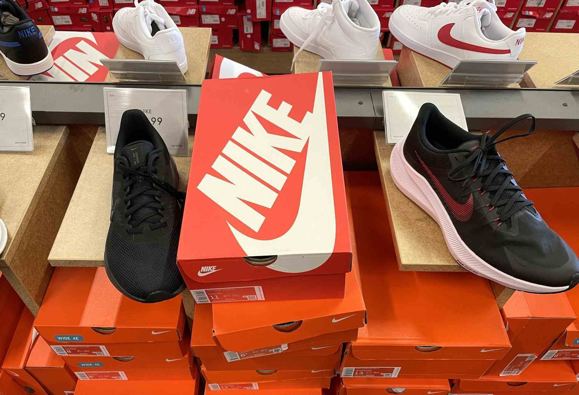 Lockdown rígido e prolongado adotado pelo Vietnã causou escassez de produtos entre marcas globais como Nike