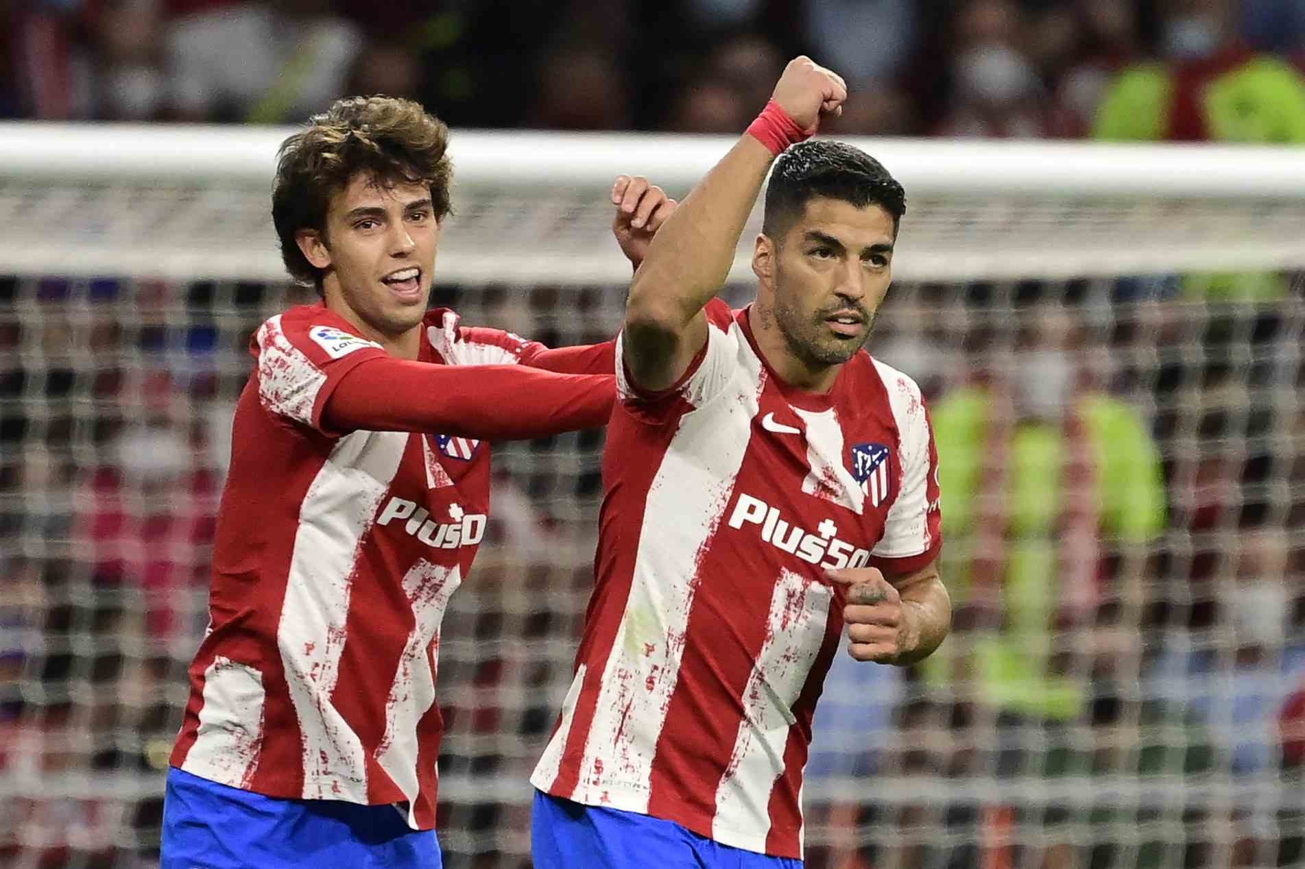 Suárez comemora gol contra o ex-clube, Barcelona, na vitória do Atleti por 2 a 0