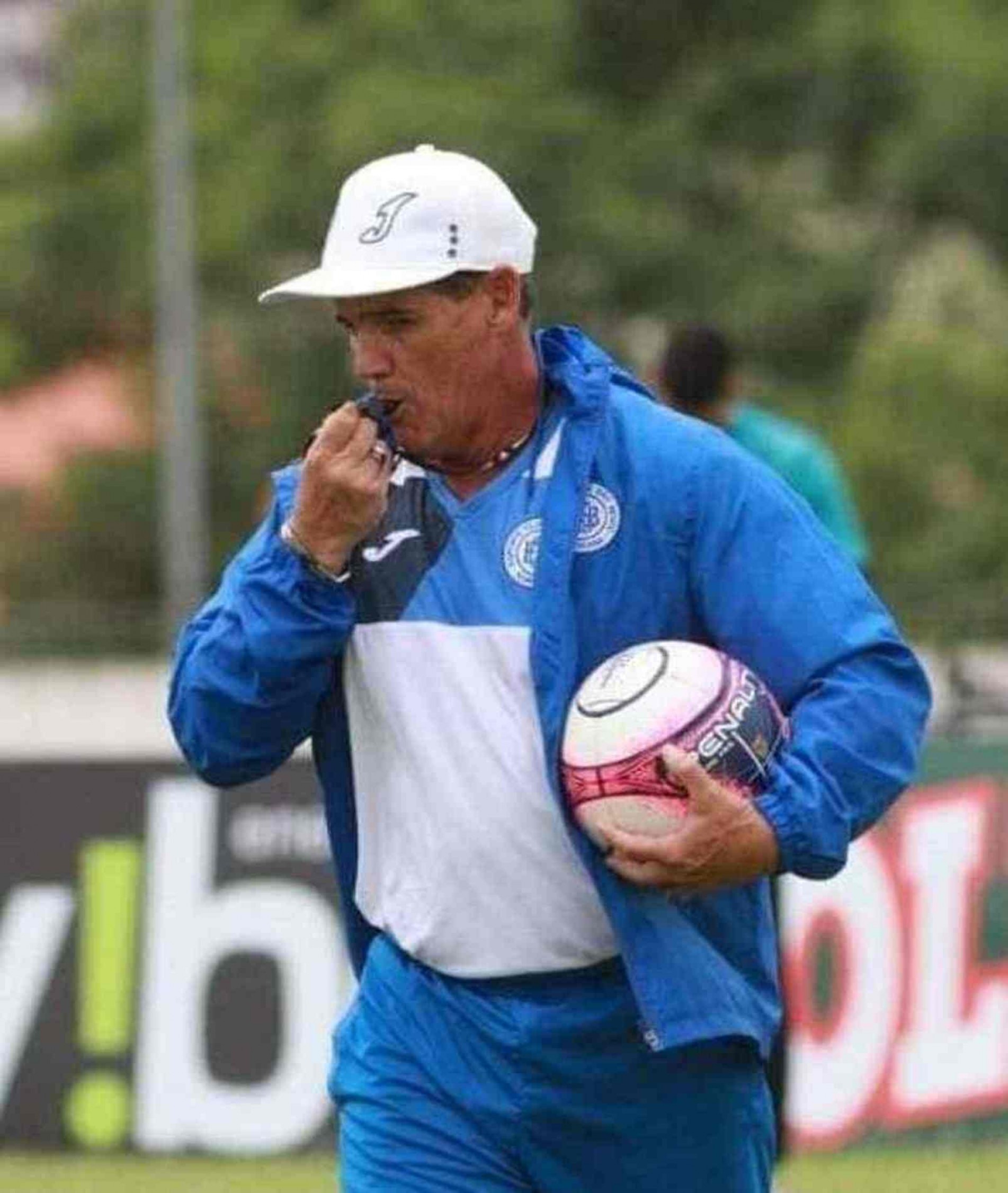 Paulo Roberto Santos - técnico do São Bento.