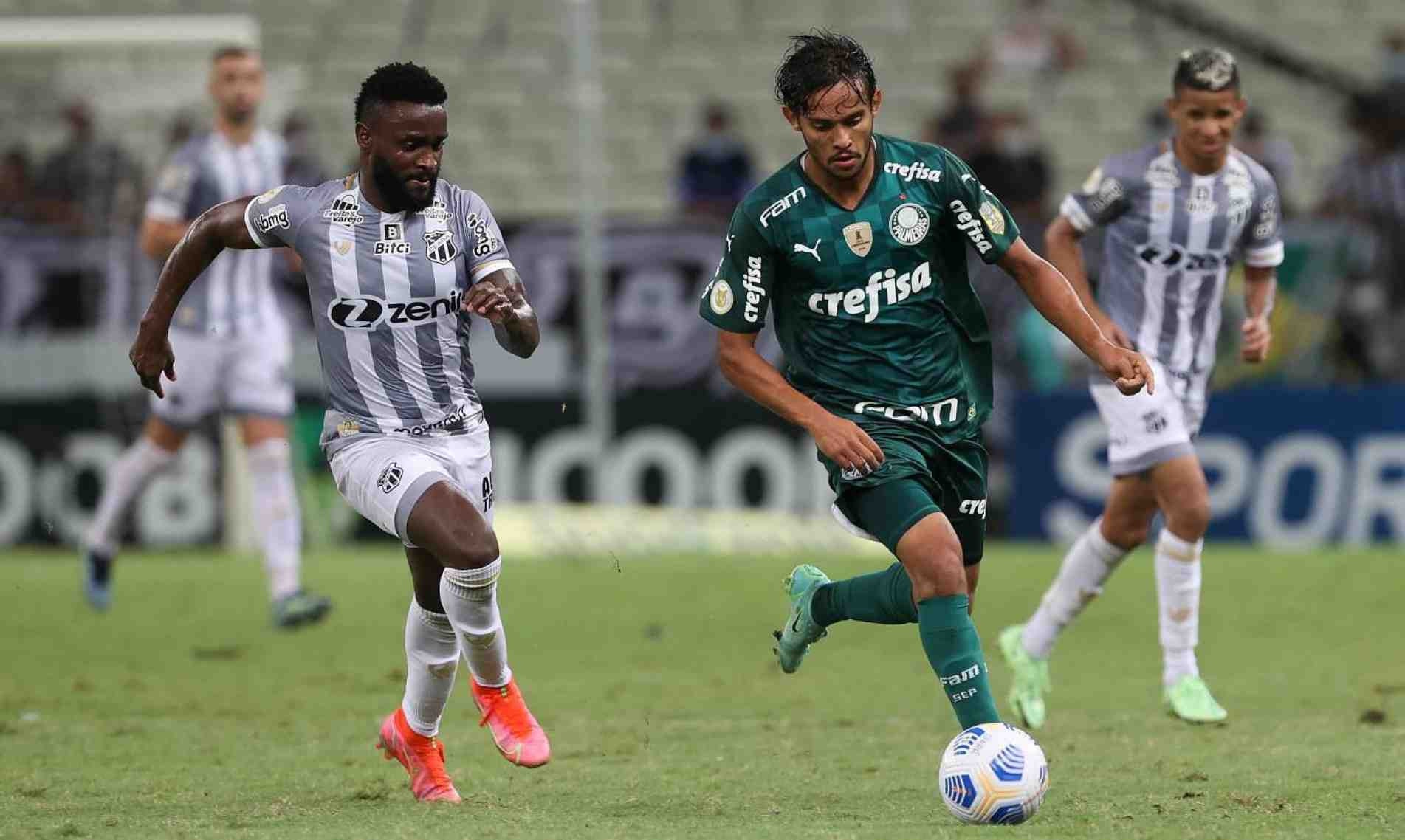 Meia deu passe para o segundo gol contra o Ceará.