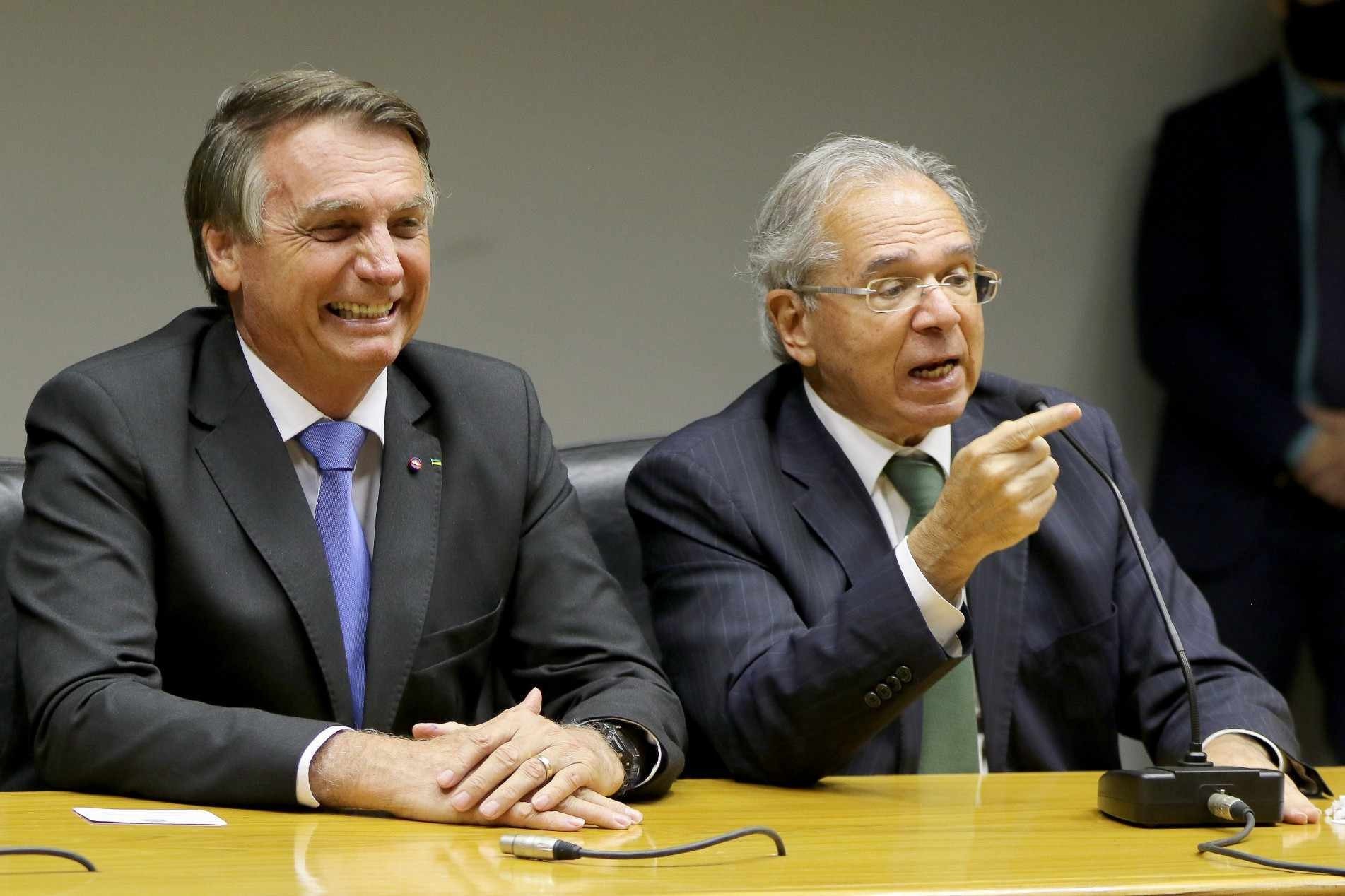 Jair Bolsonaro visitou ministério e fez pronunciamento à imprensa com Paulo Guedes.