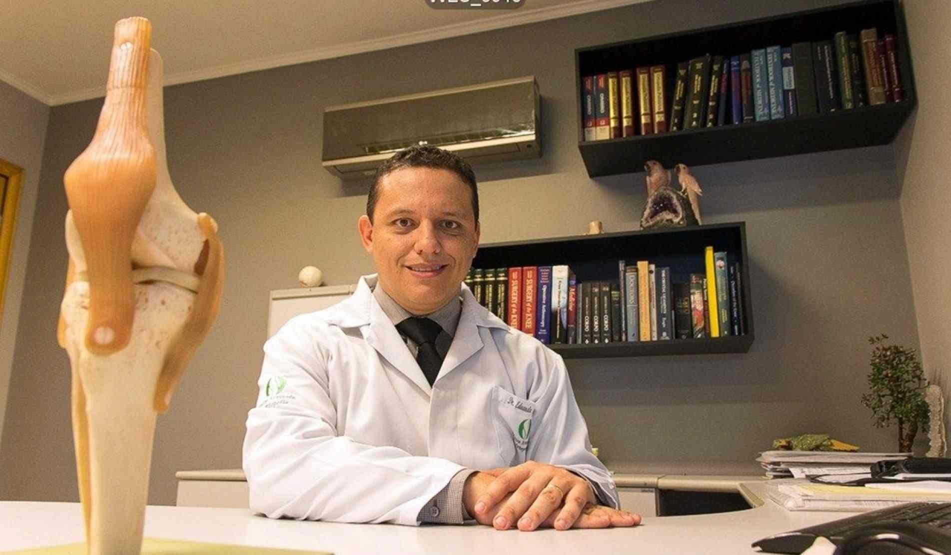 O médico ortopedista Eduardo Luis Cruells Vieira: apesar da revolução tecnológica, não é possível prescindir do ser humano.