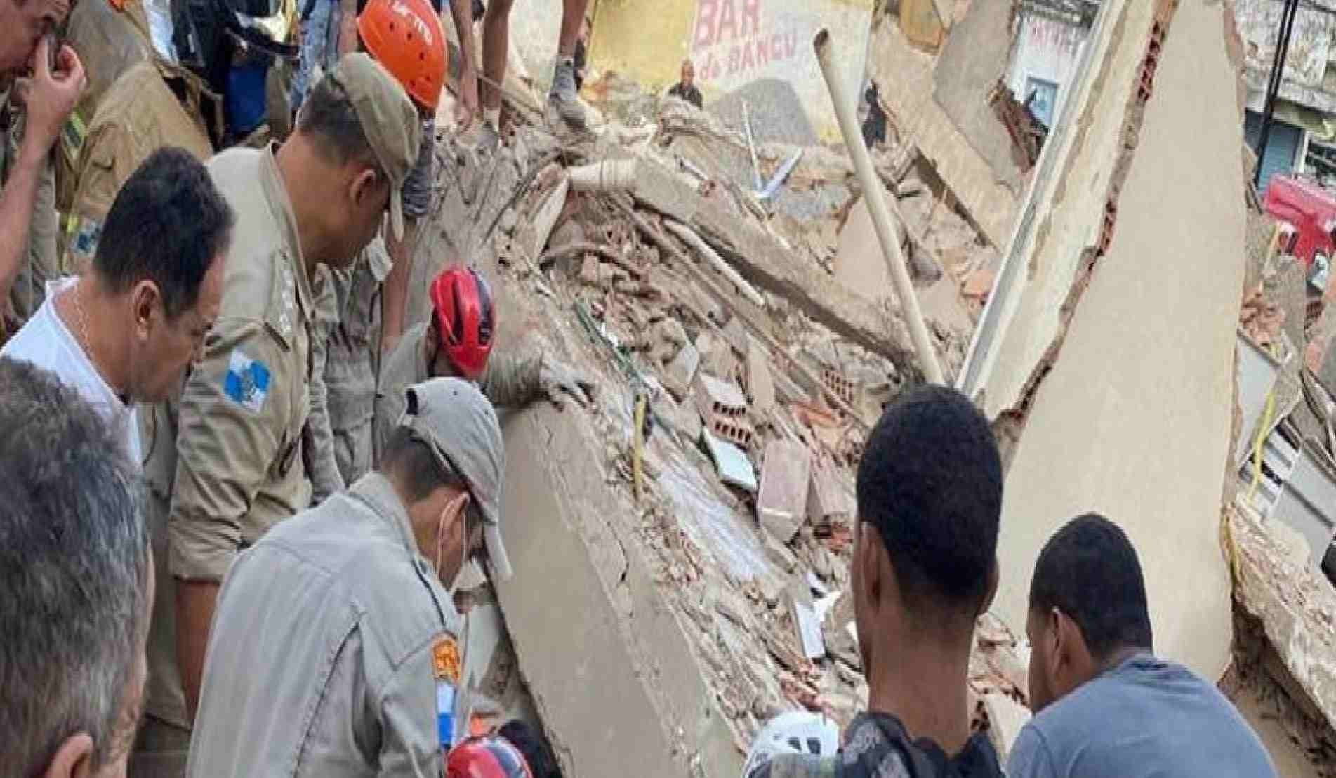 Jovem morre após desabamento de prédio no Rio de Janeiro na manhã deste domingo (24).