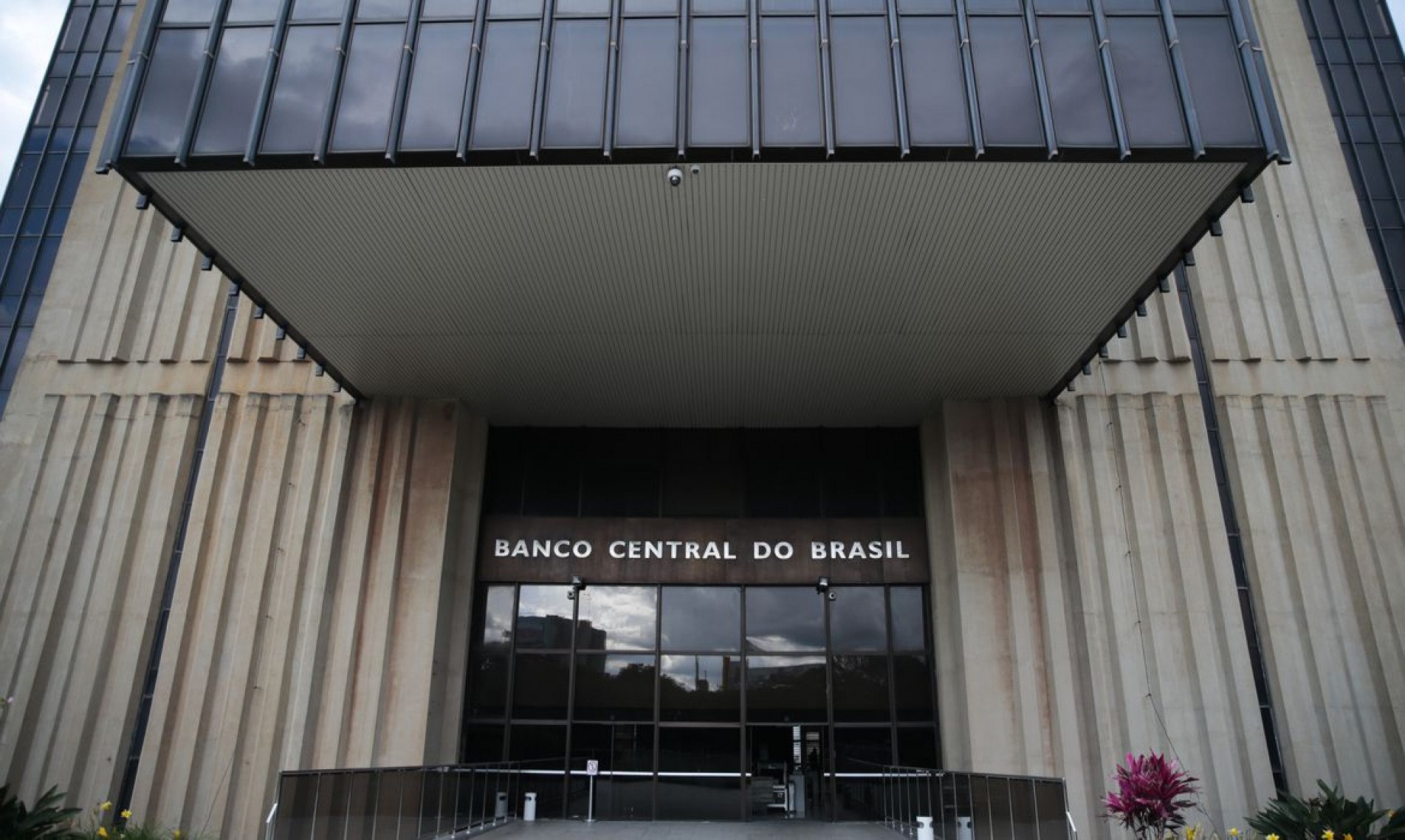  Edifício-sede do Banco Central no Setor Bancário Norte, em lote doado pela Prefeitura de Brasília, em outubro de 1967