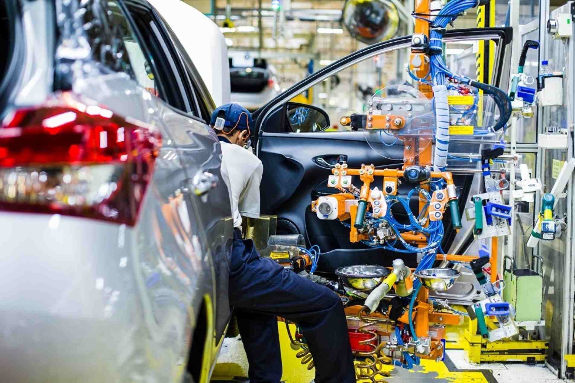 A indústria foi o setor que mais contratou em Sorocaba no mês passado, com saldo positivo de 365 vagas formais.