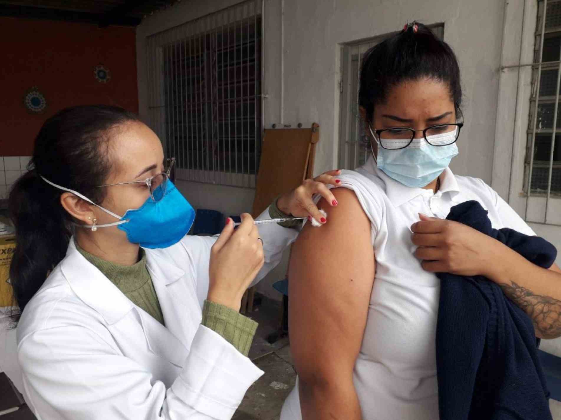 Sorocaba realiza vacinação da 2ª dose da CoronaVac/Butantan nesta quinta-feira (28) em pessoas que tomaram a 1ª aplicação até 2 de outubro.