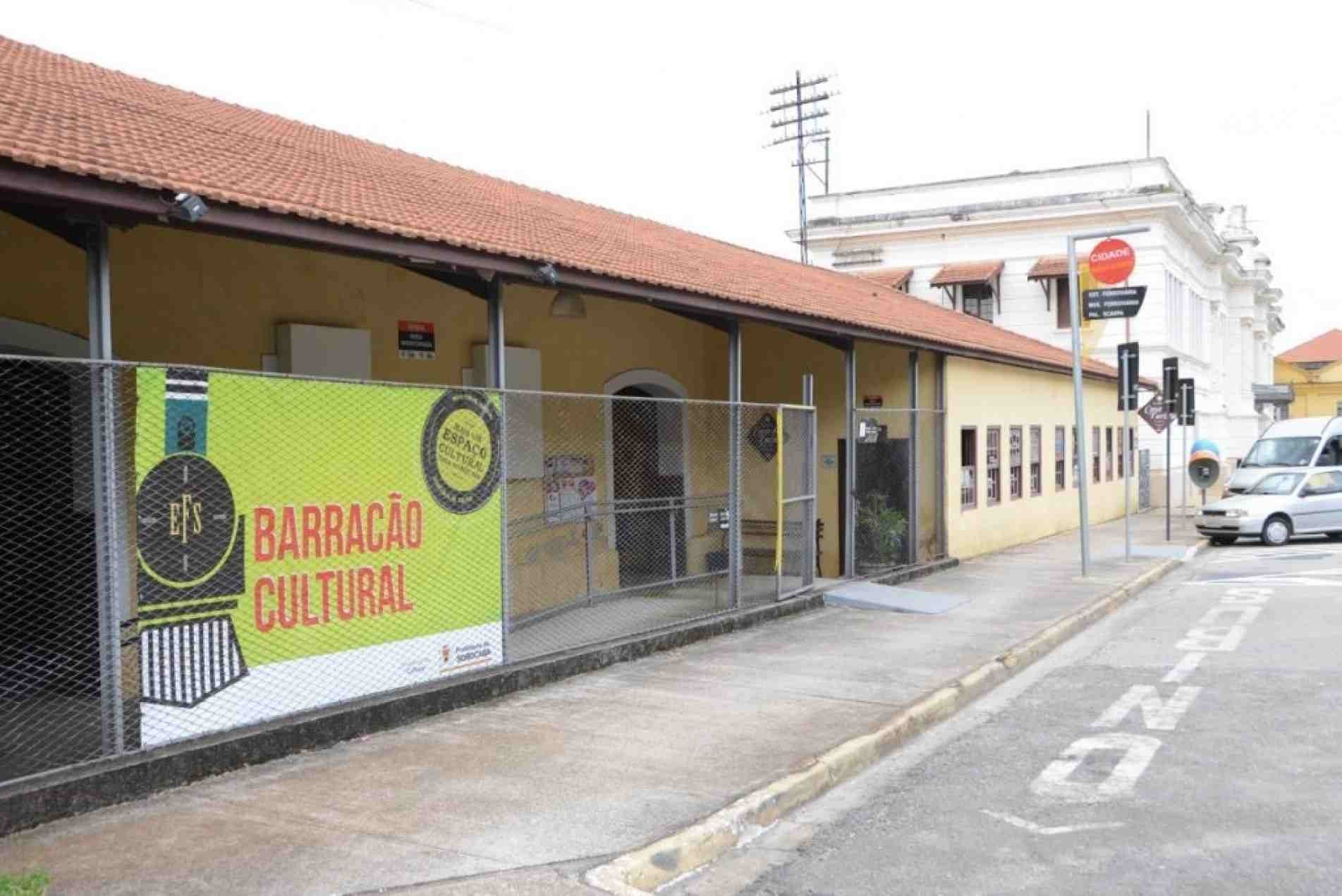 Barracão Cultural fica ao lado da antiga Estação Ferroviária, no Centro