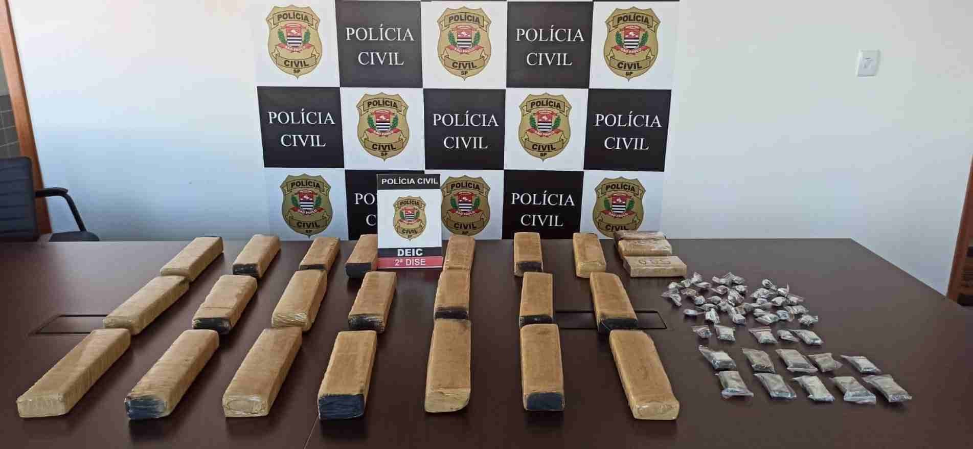 No total, foram 22 quilos de drogas apreendidas