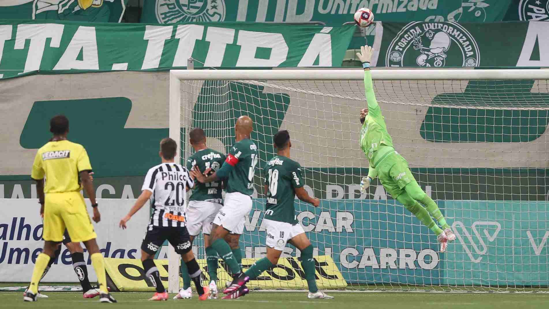 Goleiro é aposta do Palmeiras contra o Santos, de quem não perde há dois anos.