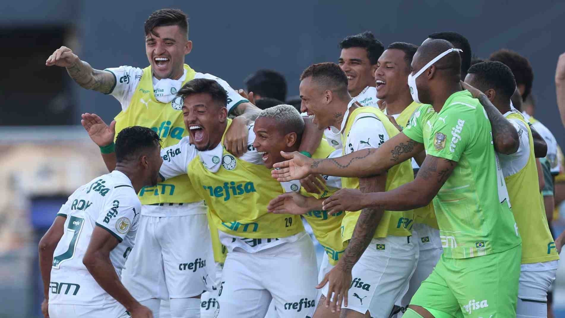 O Palmeiras engatou uma sequência de vitórias sobre Ceará, Inter, Sport, Grêmio e Santos