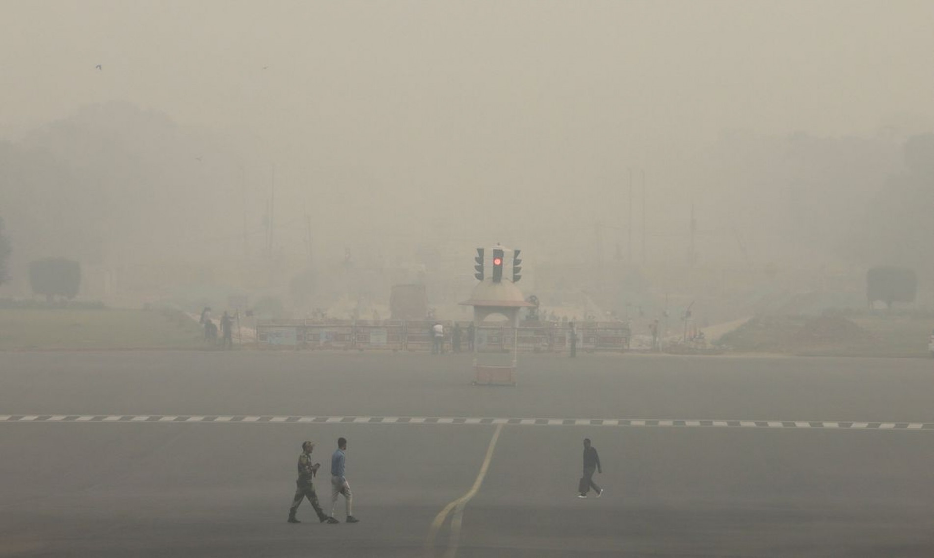 Poluição piora, e Nova Delhi fecha escolas e construções