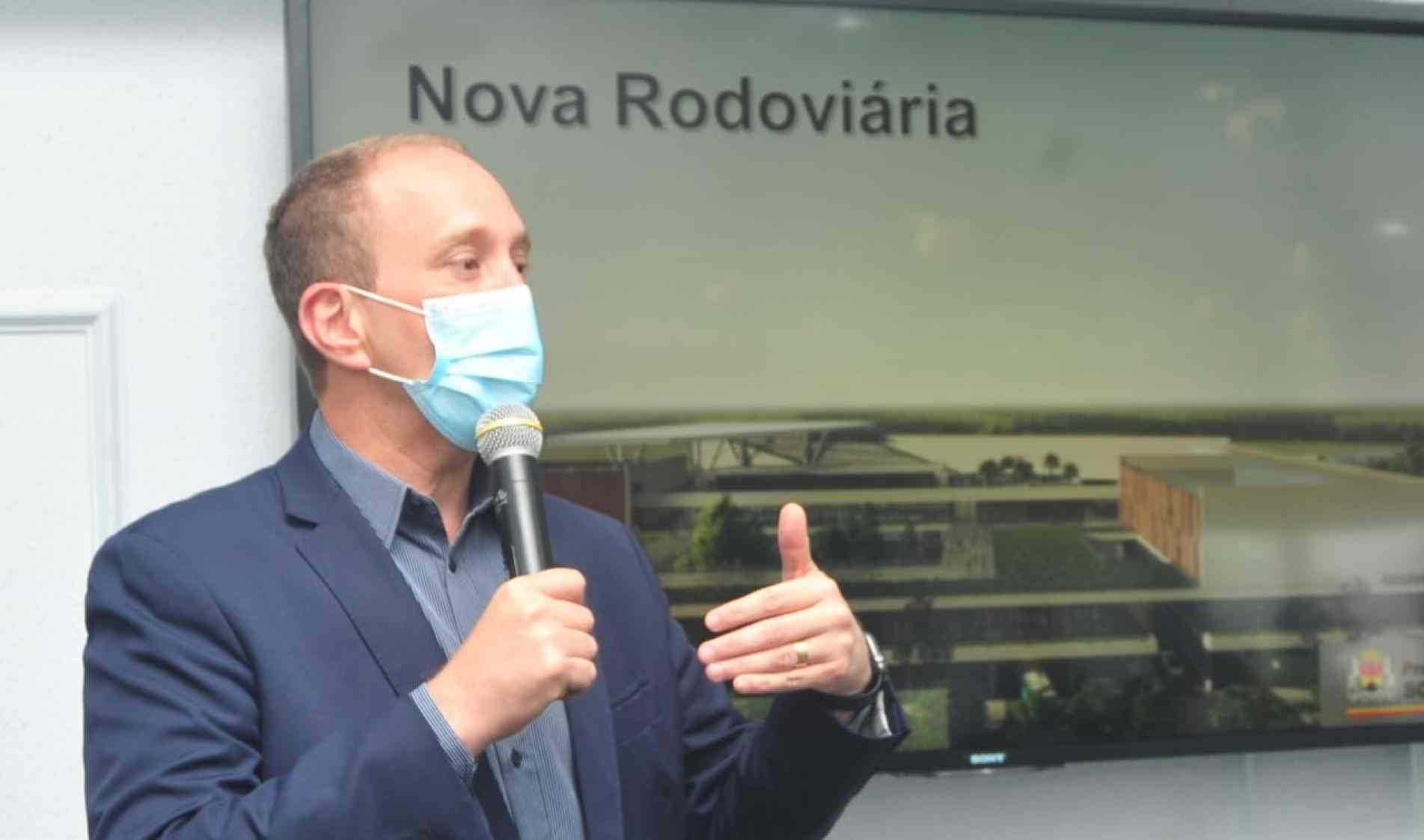 Prefeito de Sorocaba, Rodrigo Manga, fala sobre recontratação
