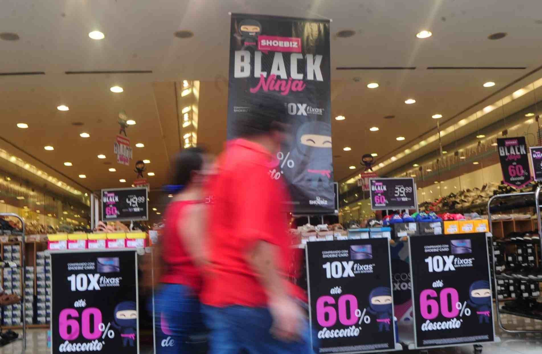 Black Friday brasileira começou em 2010 no varejo online e depois foi adotada pelas lojas físicas.