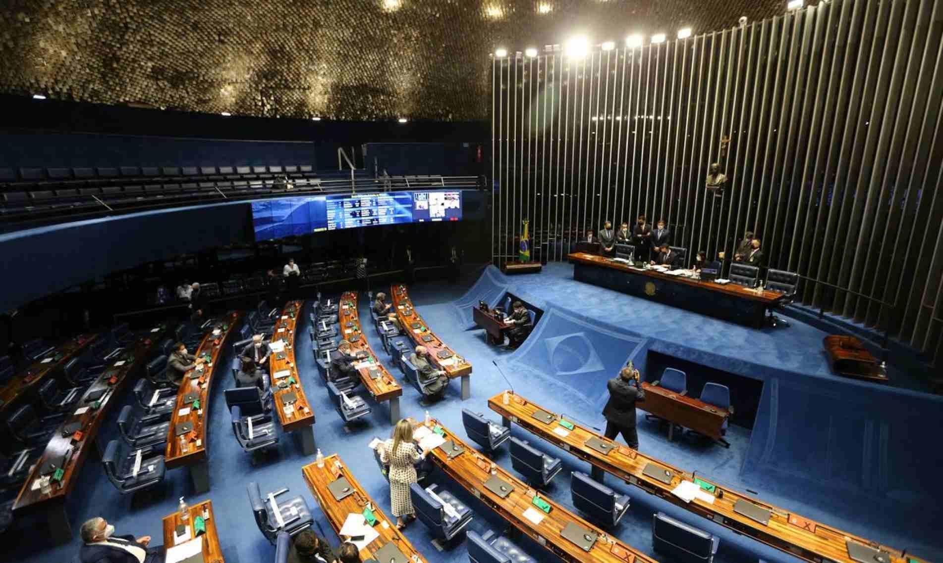 Plenário do Senado Federal durante sessão deliberativa ordinária semipresencial. 