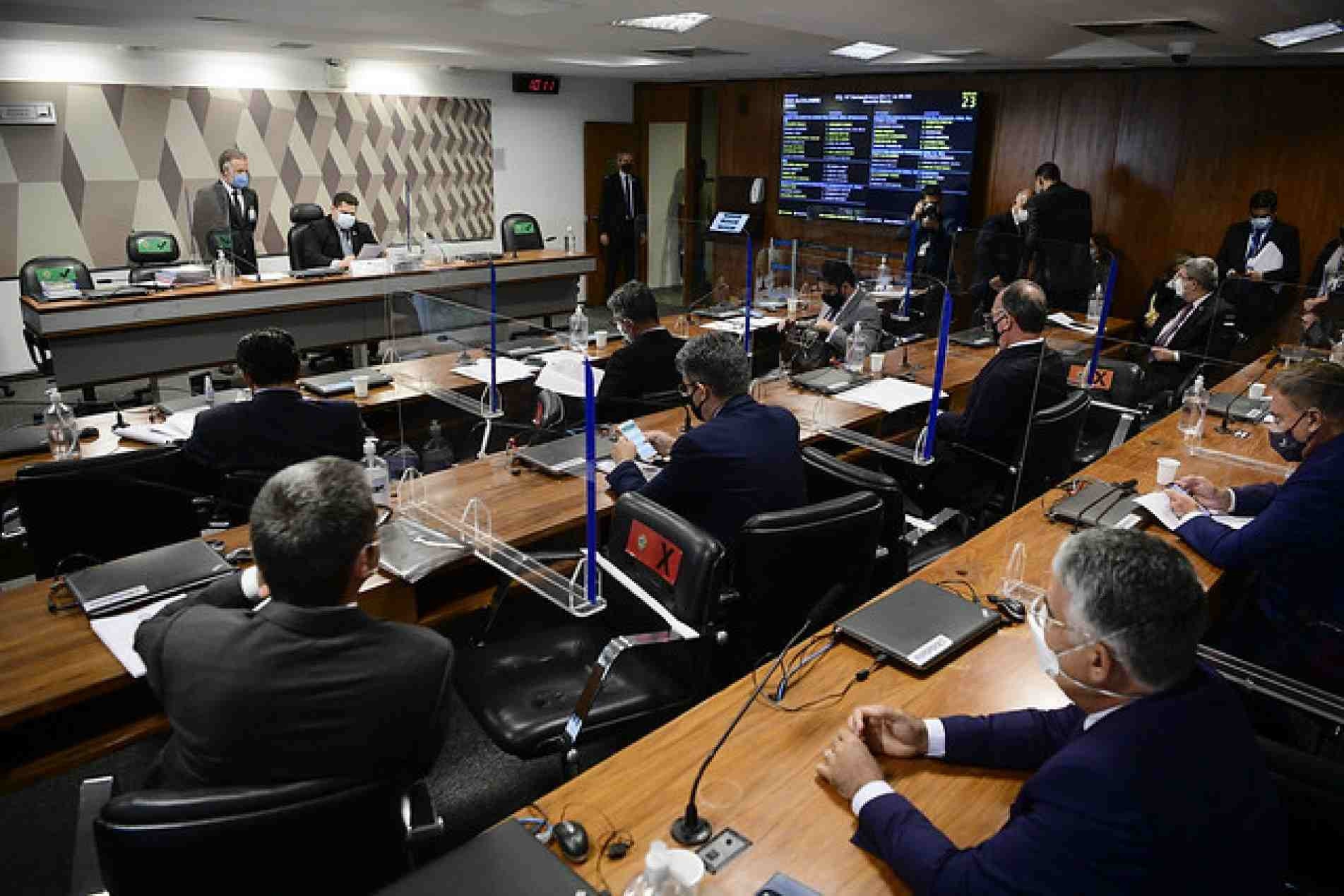 Senadores querem votar a PEC dos Precatórios apenas na próxima terça-feira (30)