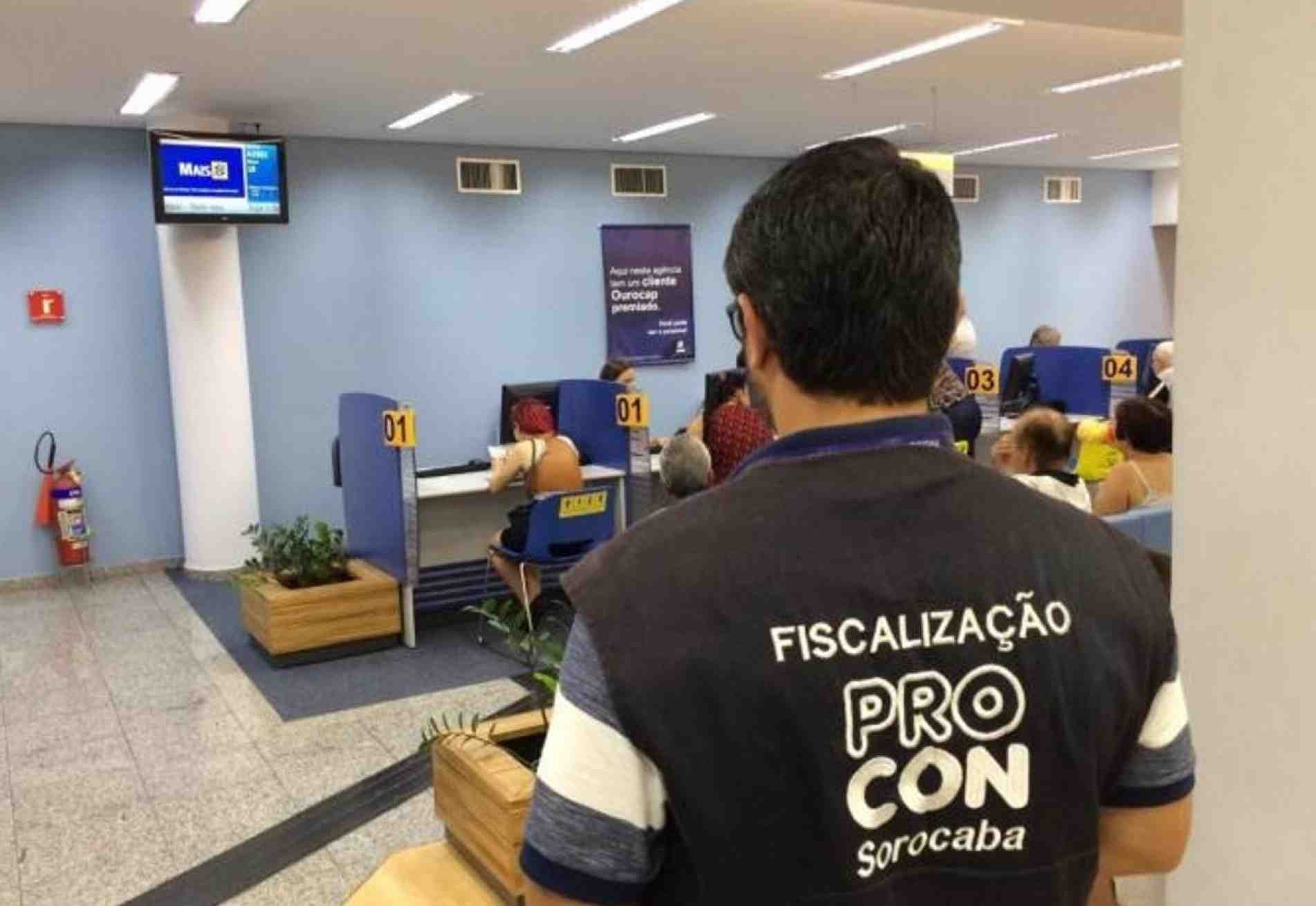 Fundação Procon-SP age em defesa do consumidor.