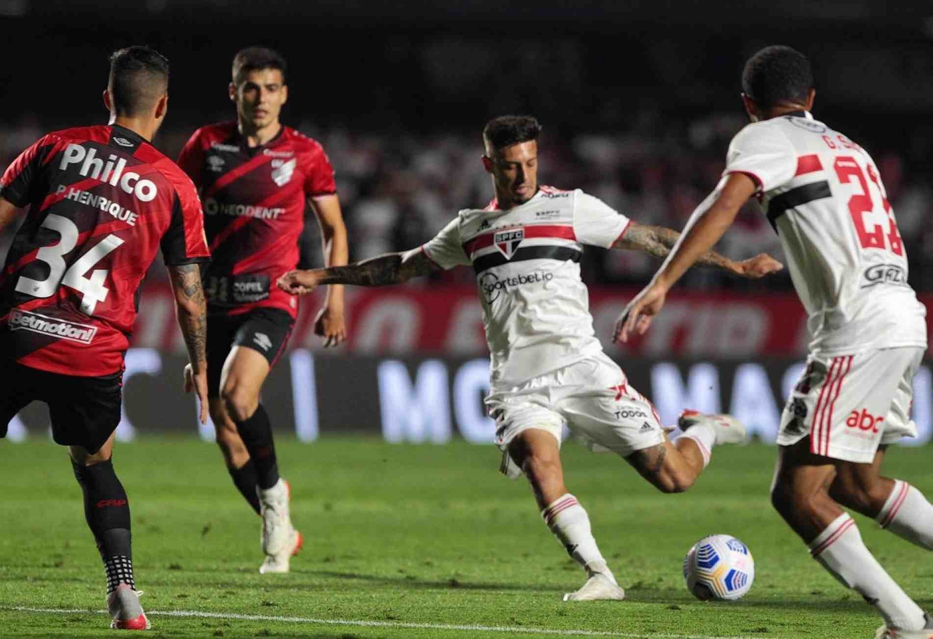 O jogo entre São Paulo e Athletico-PR, nesta quarta-feira (24), terminou em 0 a 0. 