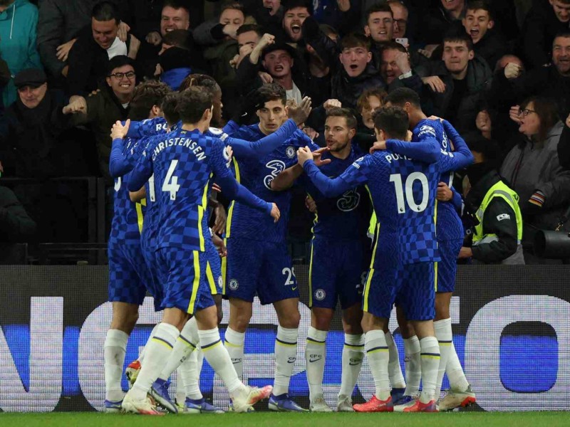 I leader inglesi vincono;  L’italiano ha una lotta alla fine