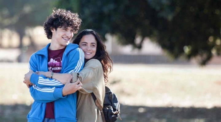 No filme, o ator Gabriel Leone será Eduardo e Mônica será interpretada por Alice Braga