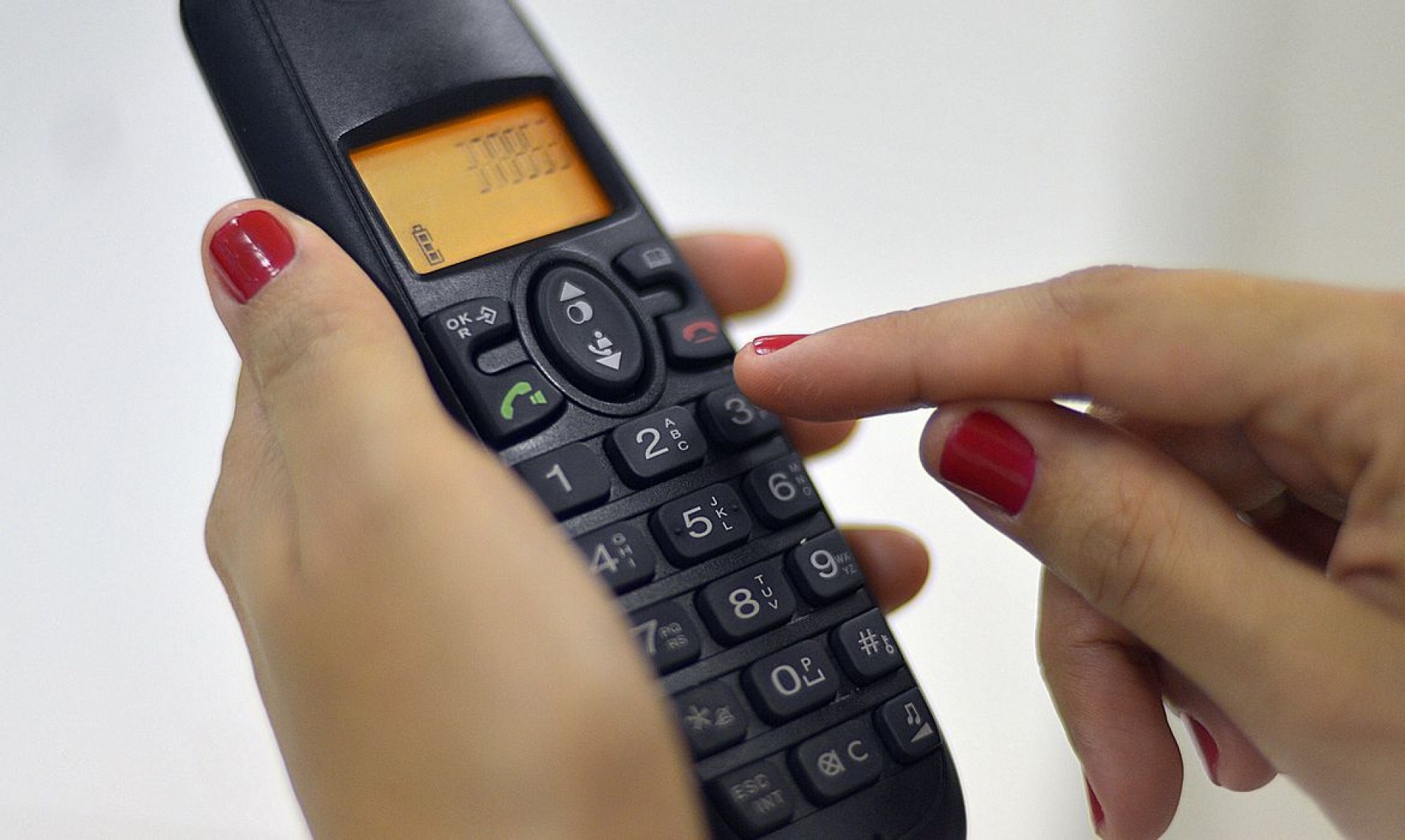 Brasília - Ligação de telefone fixo para celular ficará 13% mais barata em março. A Anatel publicou hoje (24), no Diário Oficial, as novas tarifas de remuneração de redes móveis (Marcello Casal Jr./Agência Brasil)