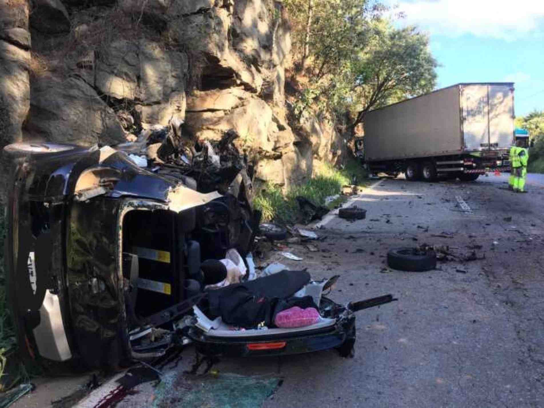 Um dos acidentes aconteceu na rodovia Lívio Tagliassachi, em São Roque