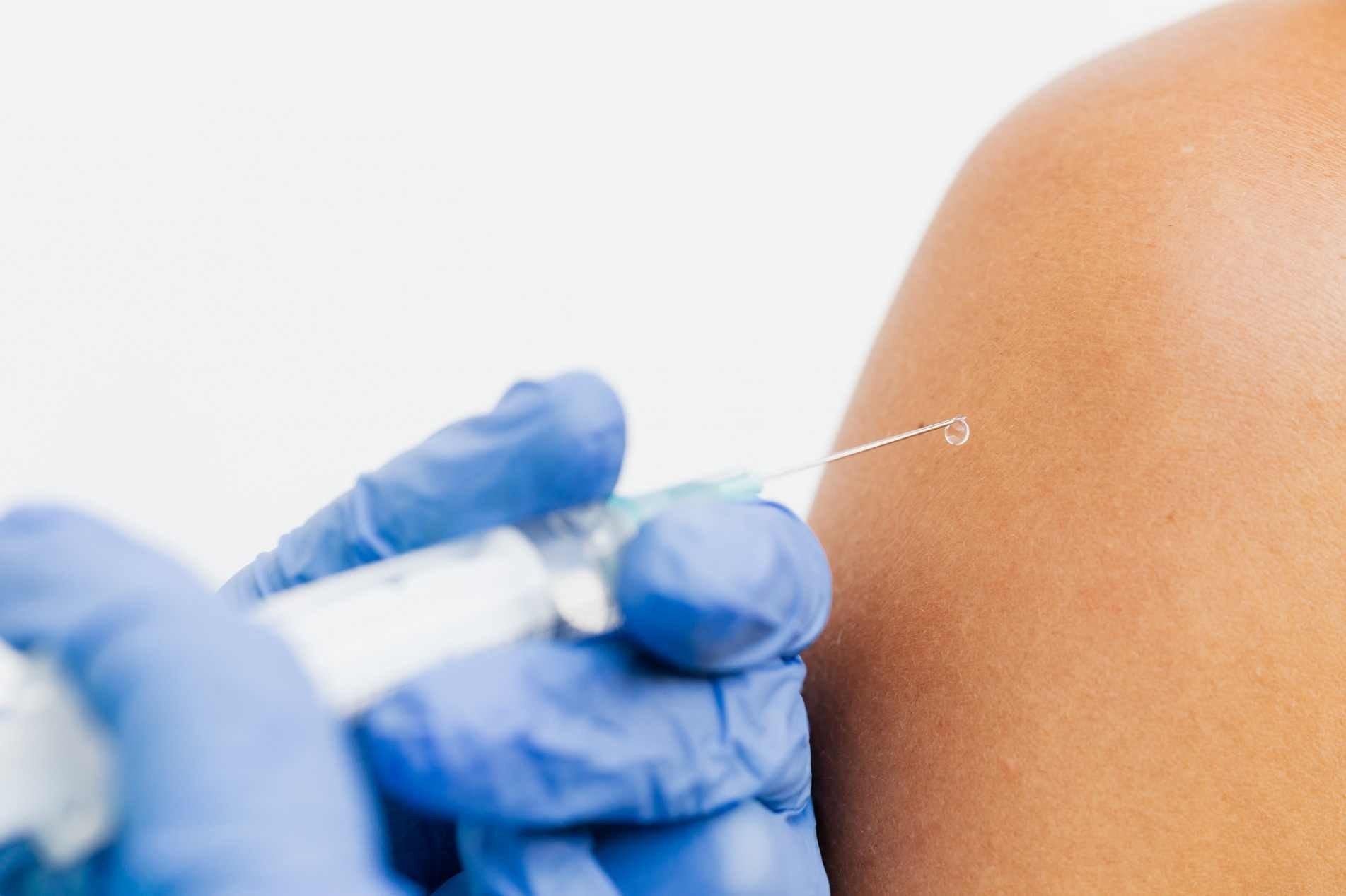 Vacinação na cidade acontece de segunda a quinta-feira, das 09h às 13h30