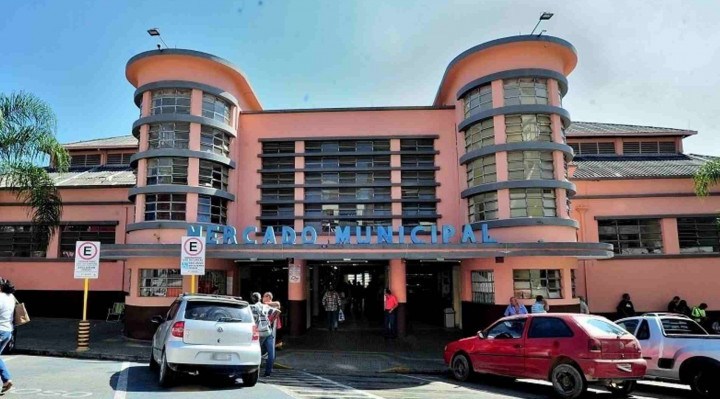 Mercado Municipal mantém viva a memória e a rotina da cidade