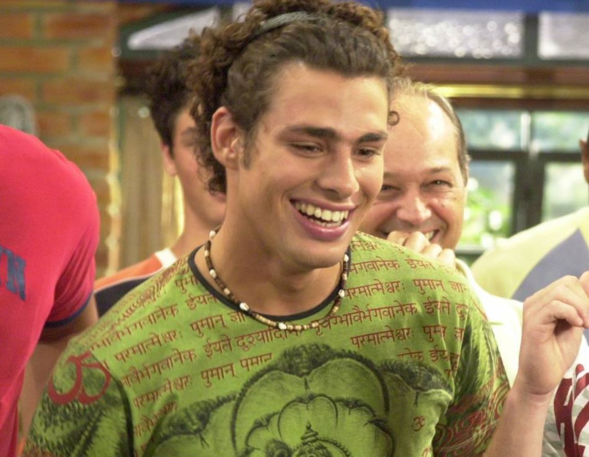 Cauã Reymond começou na emissora pela novela jovem.