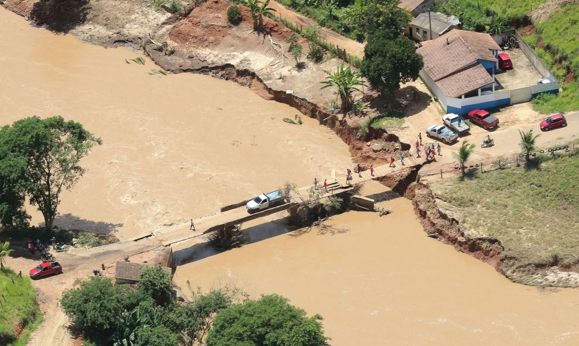  (Porto Seguro - BA, 12/12/2021) Presidente Bolsonaro sobrevoa  ..reas atingidas por enchentes no Estado da Bahia..Foto: Isac N..brega/PR
    