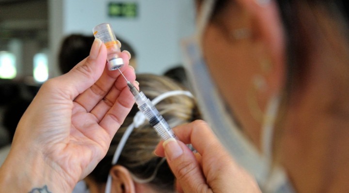 O Ministério da Saúde informou que as vacinas contra Covid-19 para crianças chegarão na segunda quinzena de janeiro