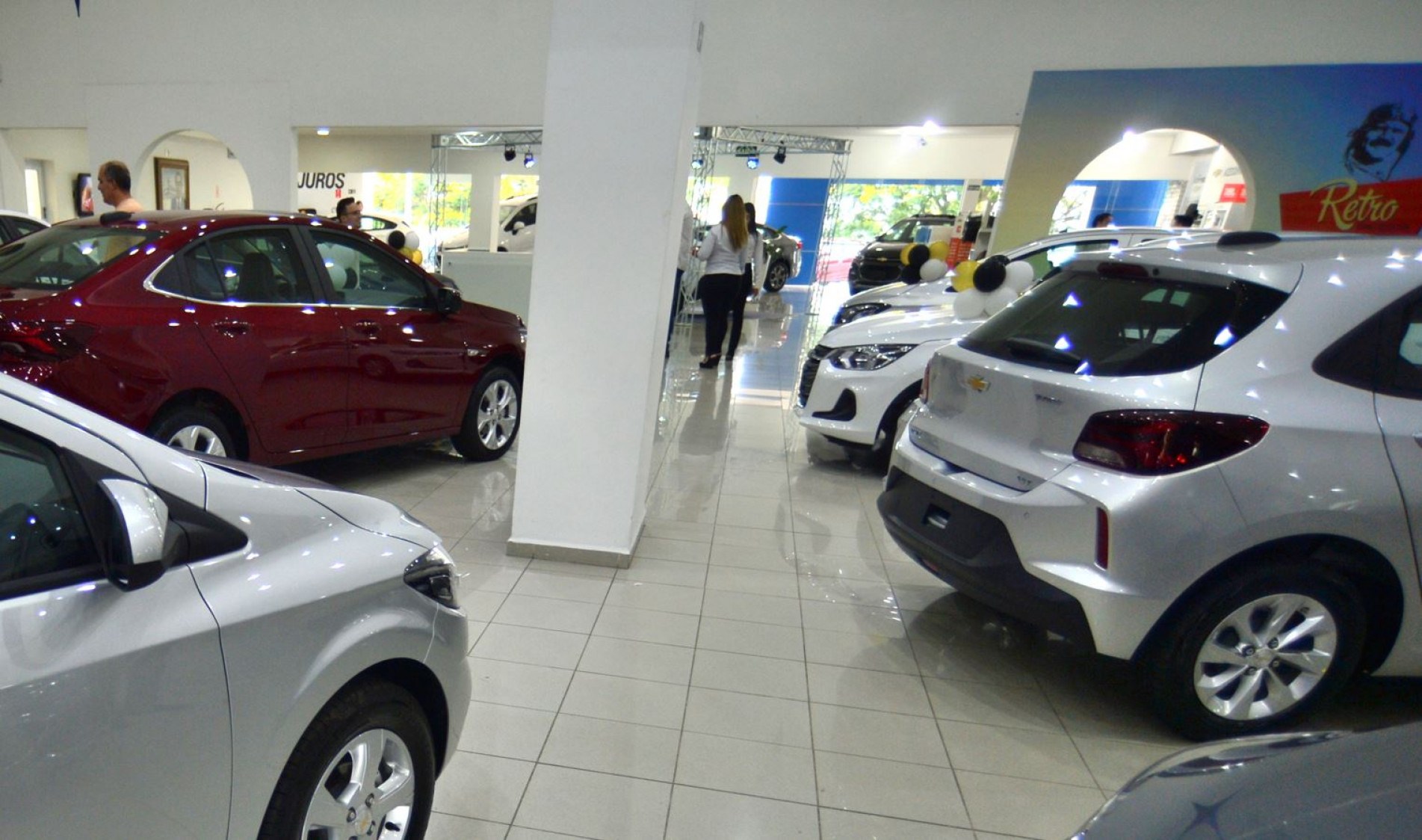 Juros maiores e inflação persistente são motivos para a queda.