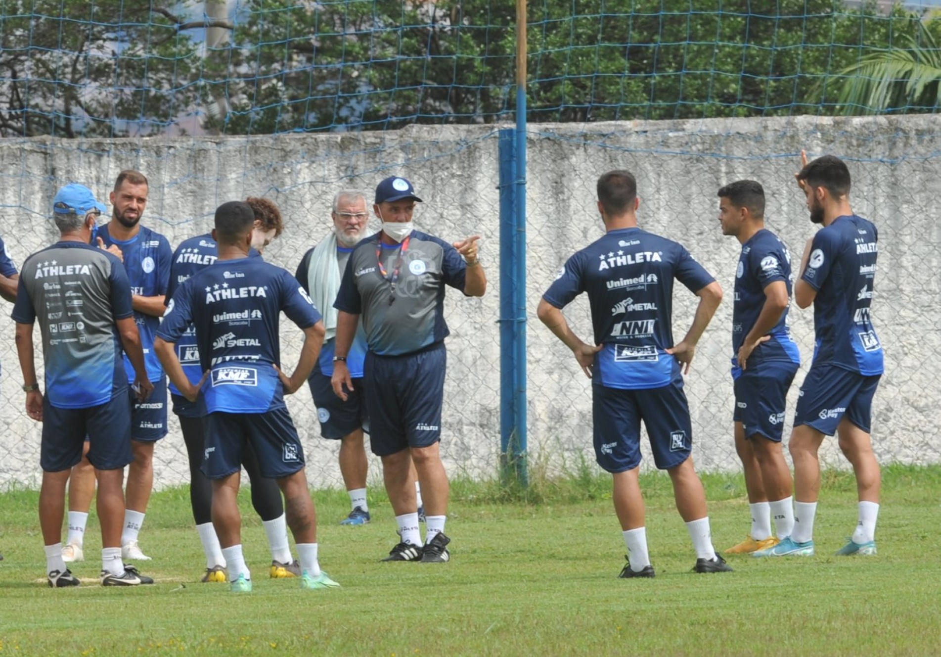 Elenco fechou a preparação ontem pela manhã, em treino técnico-tático no CT Humberto Reale.