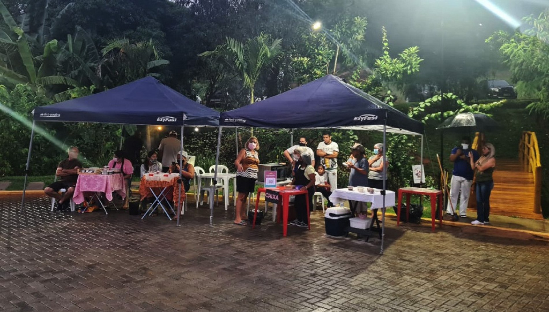 A Feirinha Cultural do Elevar reúne moradores do bairro que têm talentos especiais para o artesanato, a culinária e a cultura local