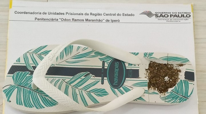 Agentes de segurança localizaram a droga durante o procedimento de revista das mercadorias