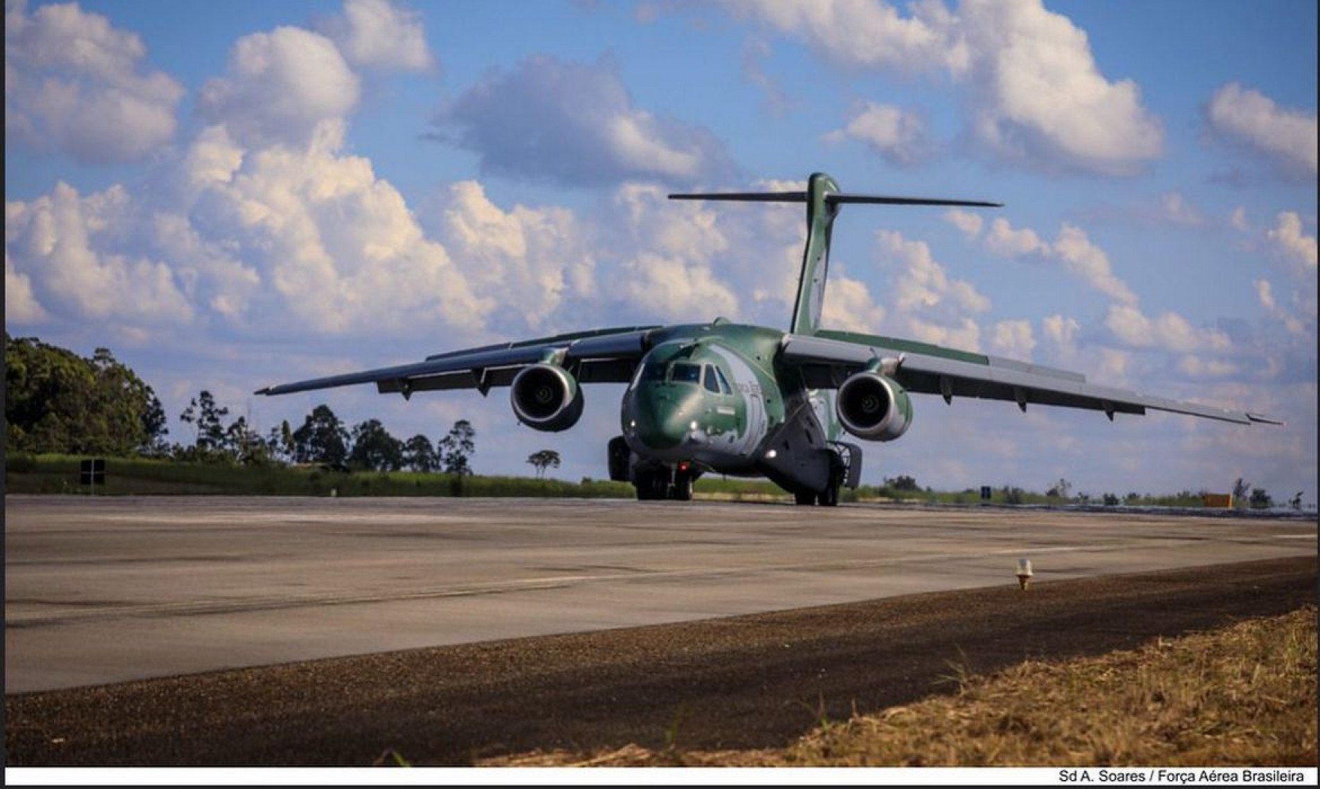 Avião da FAB parte na segunda para resgatar brasileiros na Polônia